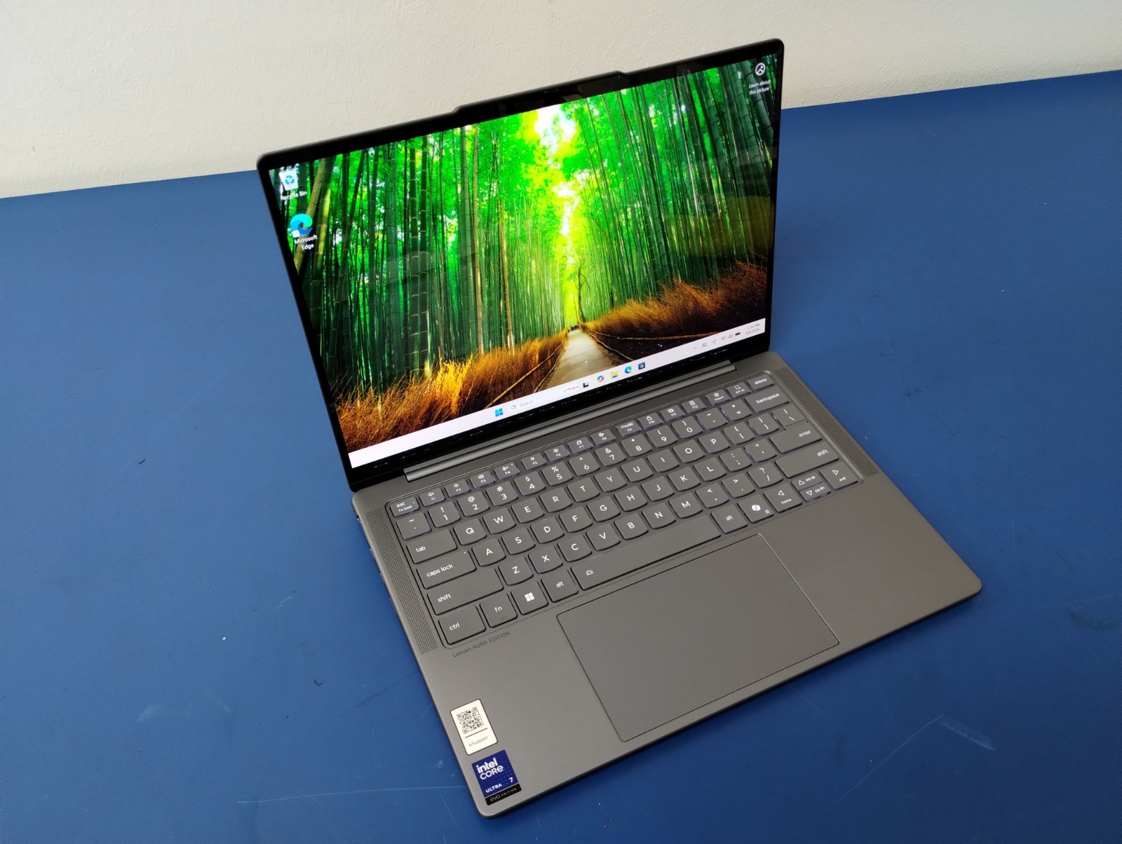 Lenovo Slim 7 14ILL10, Intel Core Ultra 7, 2.20 GHz, 32 GB RAM, 1 TB NVMe SSD