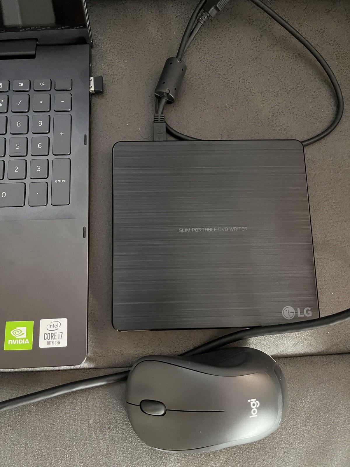 Dell Inspiron 7591 2in1 15.6 inch i7-10510U 4K Display TOUCH STYLUS 32Gb 512Gb
