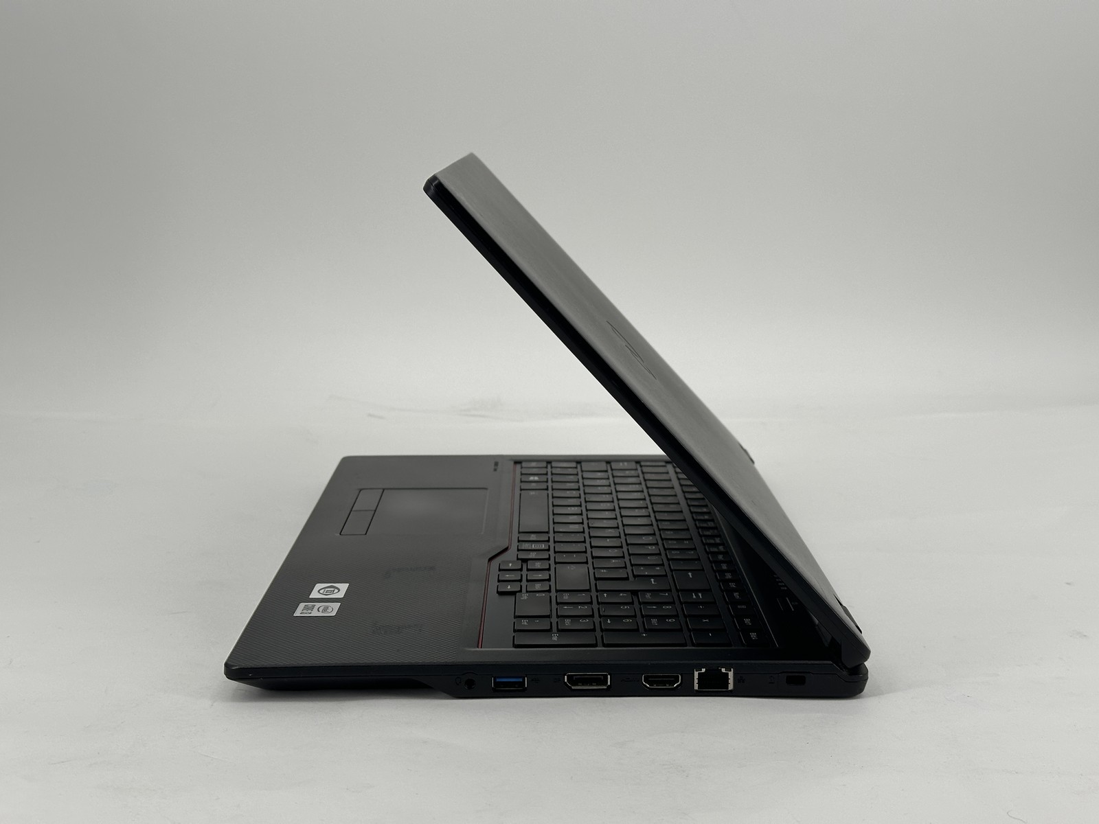 Fujitsu LifeBook E5510 15.6″ FHD i3-10110U 8GB DDR4 256GB SSD Win11 Pro LTE Good