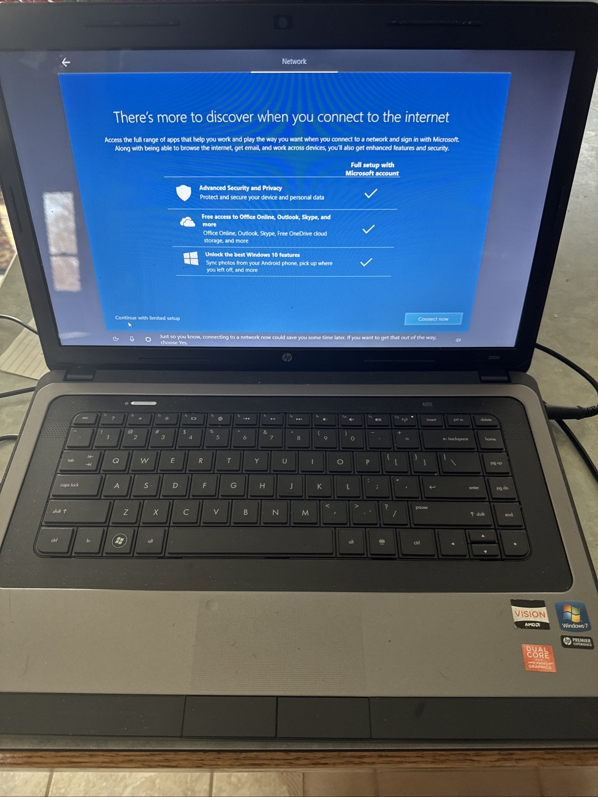 HP 2000-2d19wm 15.6in. (AMD E Series Dual-Core, 1.3GHz, 4GB) Windows 10