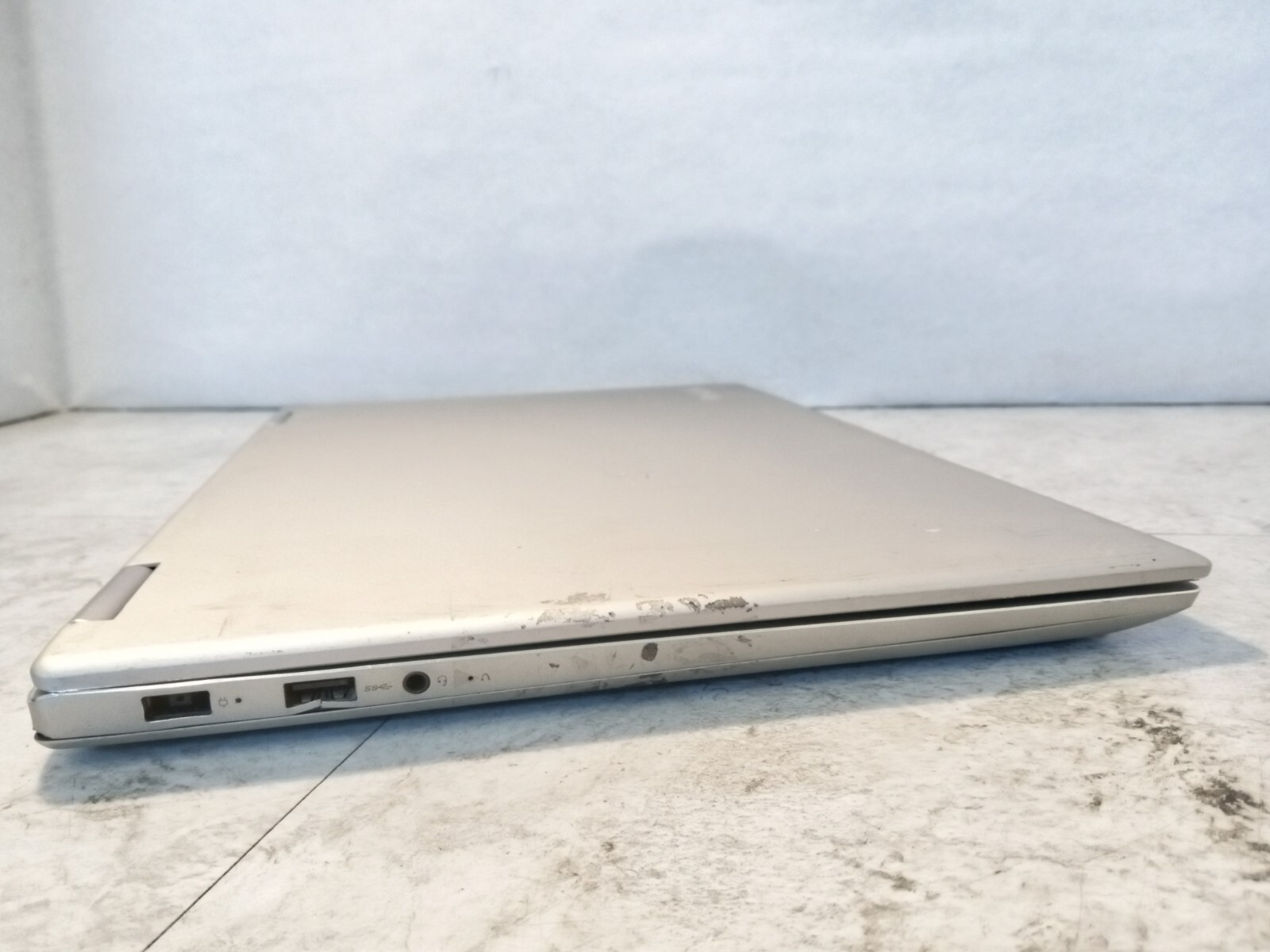 Lenovo Yoga 720-15IKB 15.6″ Laptop Intel Core i7 PARTS OR REPAIR -FM