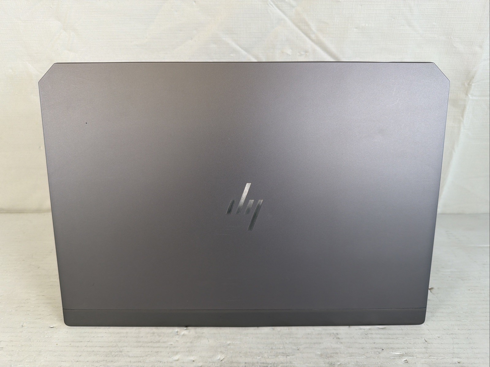 HP Z Book 15 G5 17.3″ i7-8750H@2.2GHz, 16GB RAM, NO SSD/OS – READ -DENT- WORKS