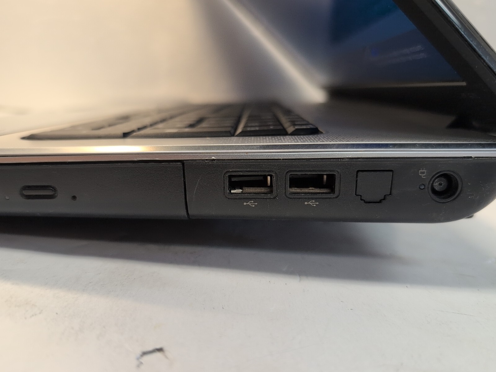 🔥 HP Laptop G71 17. 3″ Laptop T4300 2.10GHz/4GB RAM/250GB HDD/WINXP –