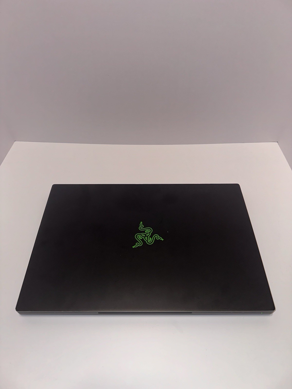 Razer Blade 15 Advanced 240Hz FHD i7-8750H 2.20GHz 16GB 512GB SSD GTX 1060 Max-Q