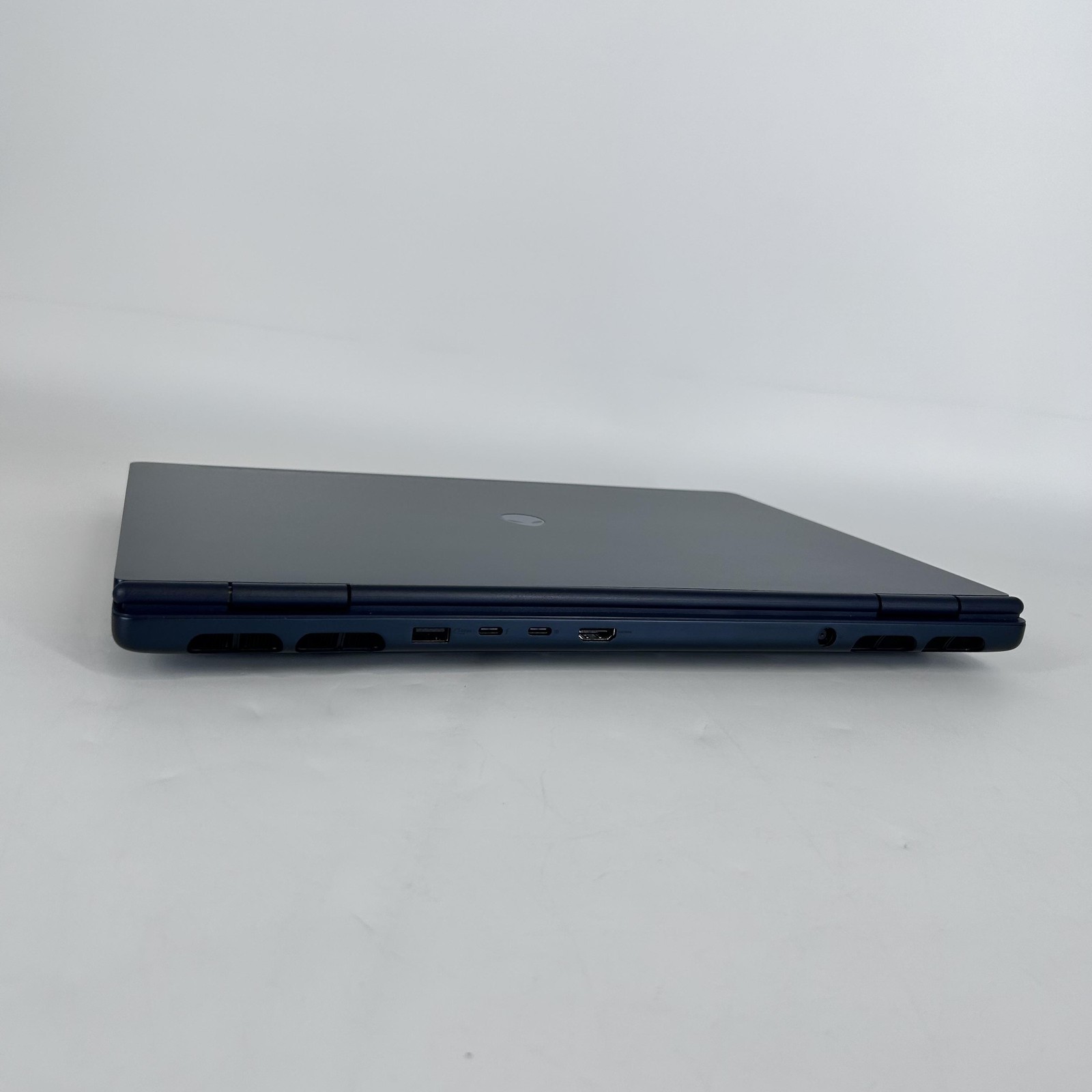 Dell Alienware 16X Aurora 240Hz QHD+ 2.7 GHz Ultra 9 275HX 32GB 1TB SSD RTX 5060