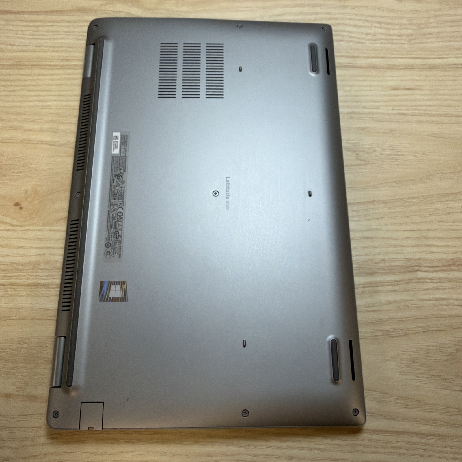 Dell Latitude 5520 i5-1145G7 16GB 512GB SSD 15″ FHD Win11 Fair