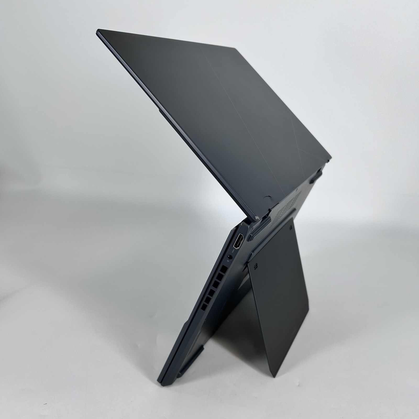 Asus Zenbook Duo 14 QHD+ TOUCH 2.5 GHz Ultra 9 185H 32GB 1TB SSD FRAME SPLIT