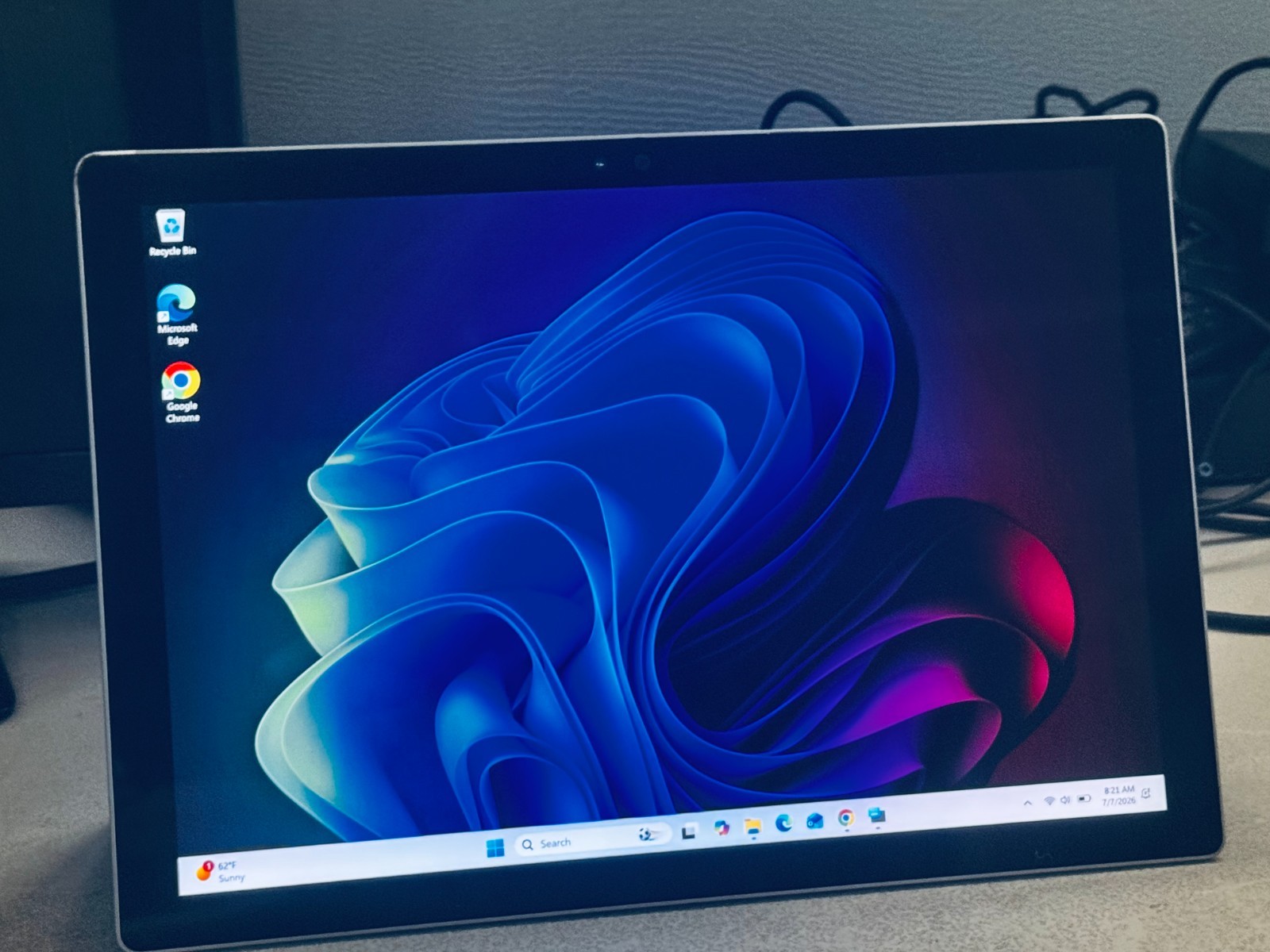 Microsoft Surface Pro Touch-Intel i7 6550U-512GB SSD WIN 11-16GB RAM w/ Charger
