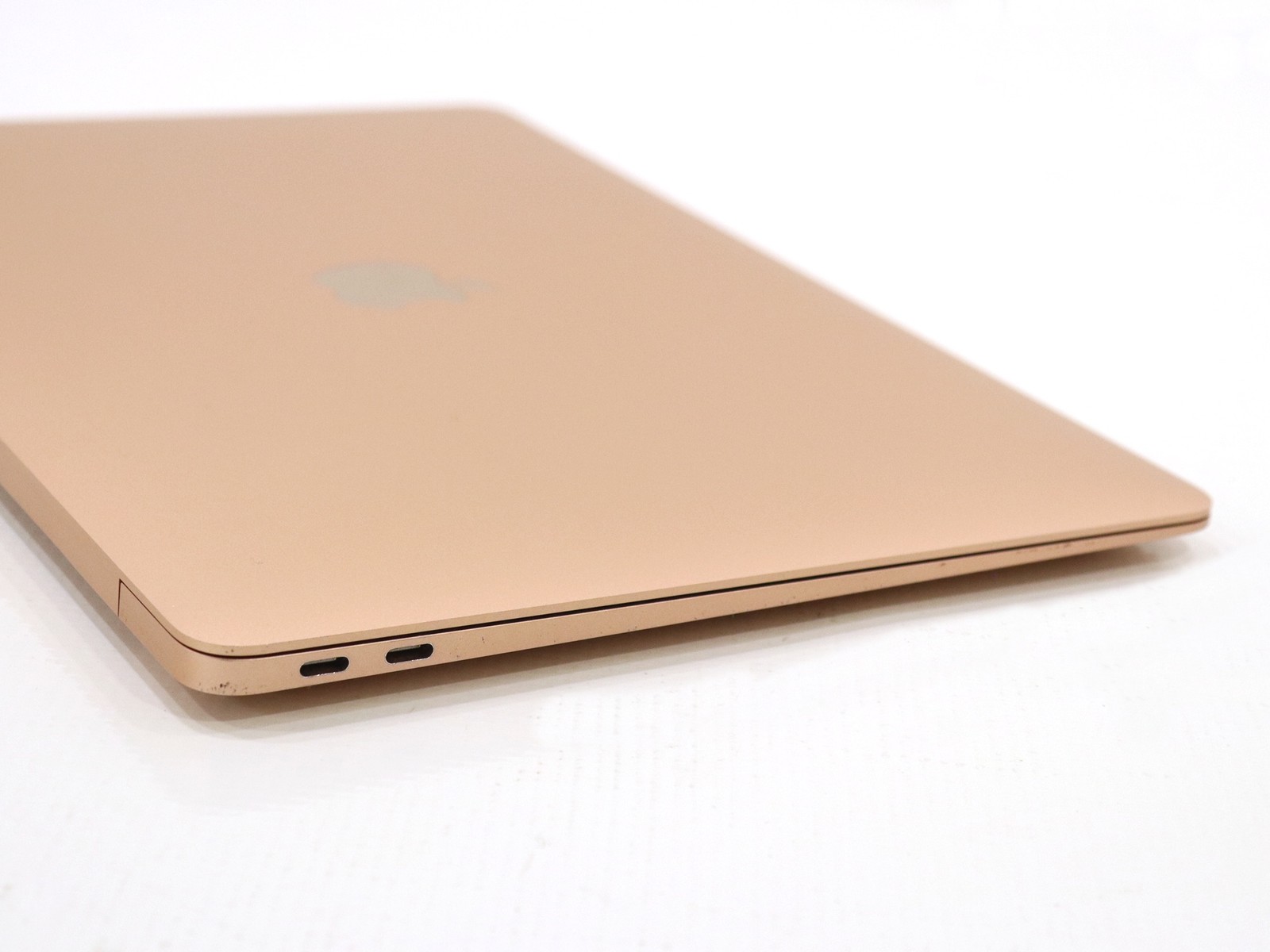 Apple A2179 MackBook Air Retina 13″ i3-1000NG4 8GB RAM 256GB SSD – Bad Battery