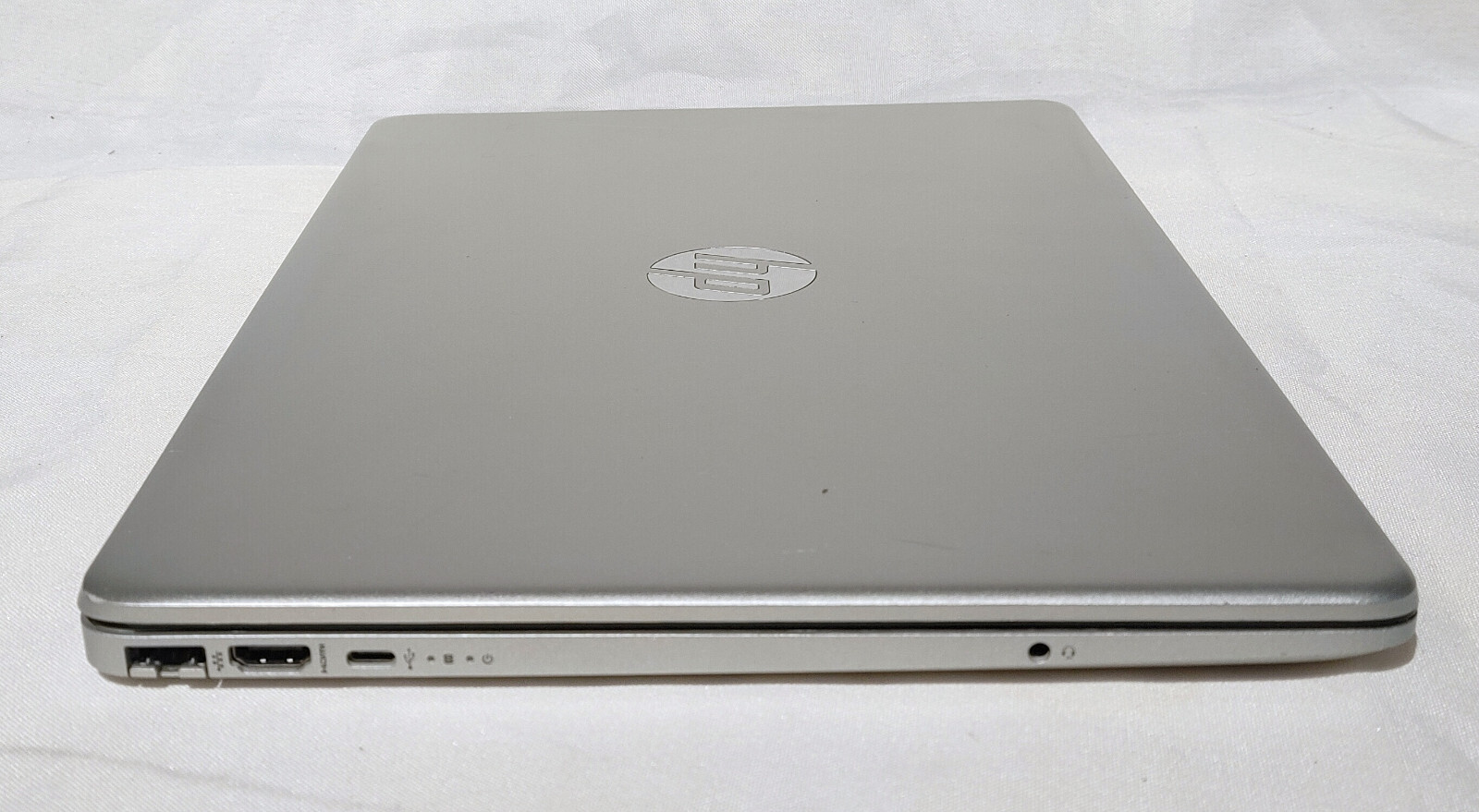 HP 15-dw3015cl 15.6in Laptop Core i5-1135G7 8GB 256GB SSD Re-newed