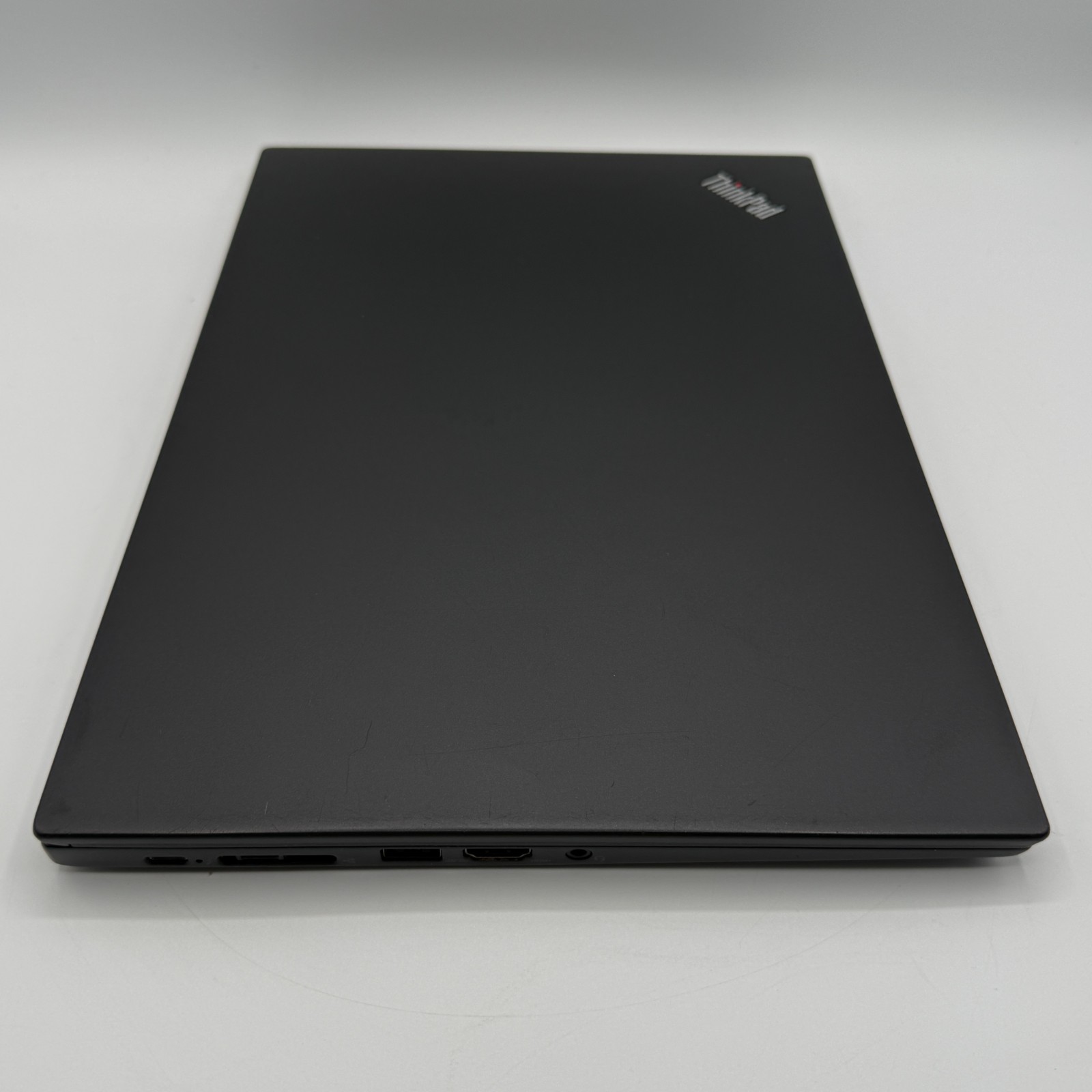 Lenovo ThinkPad T490s 14″ i7-8565U 16GB RAM 256GB SSD Win11 Pro Fingerprin Fair