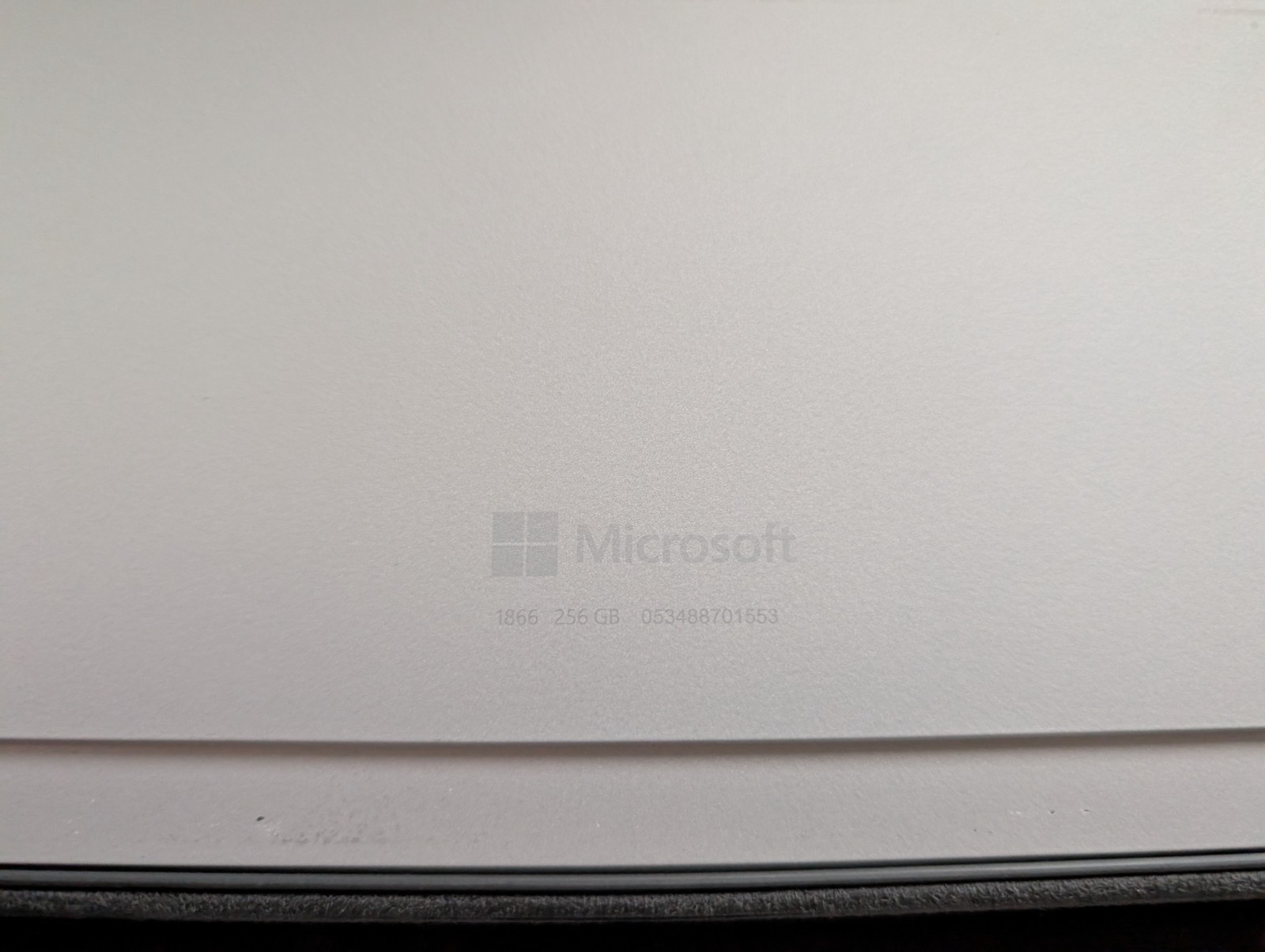 Surface Pro 7 i5-1035G4 16GB 256GB Win 11 Home w/ Keyboard – As Is No AC