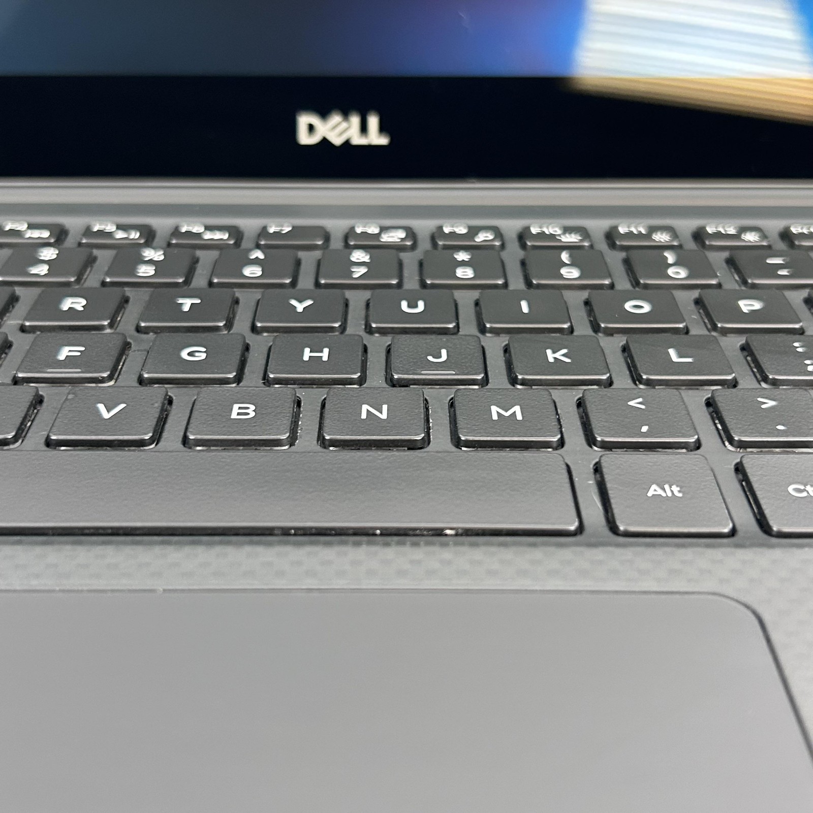 Dell XPS 15 7590 4K i7-9750H 2.60GHz 32GB 1TB SSD GTX 1650 HARD TO PRESS KEYS