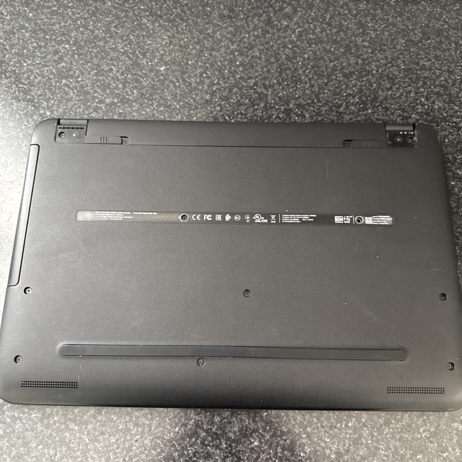 HP 15-ba079dx AMD A10-9600 Radeon R5 6GB RAM 1TB HDD Win 10 Pro Touchscreen