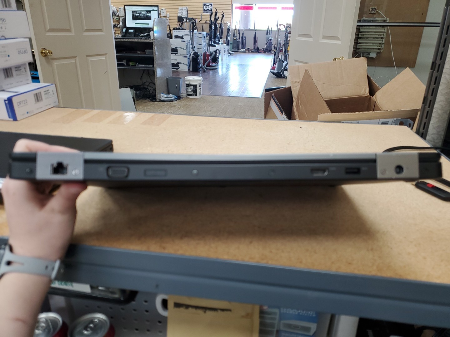 Dell Latitude E5570 15.6″ (500g SSD, Intel Core i5 6th Gen., 8GB) 042026-2