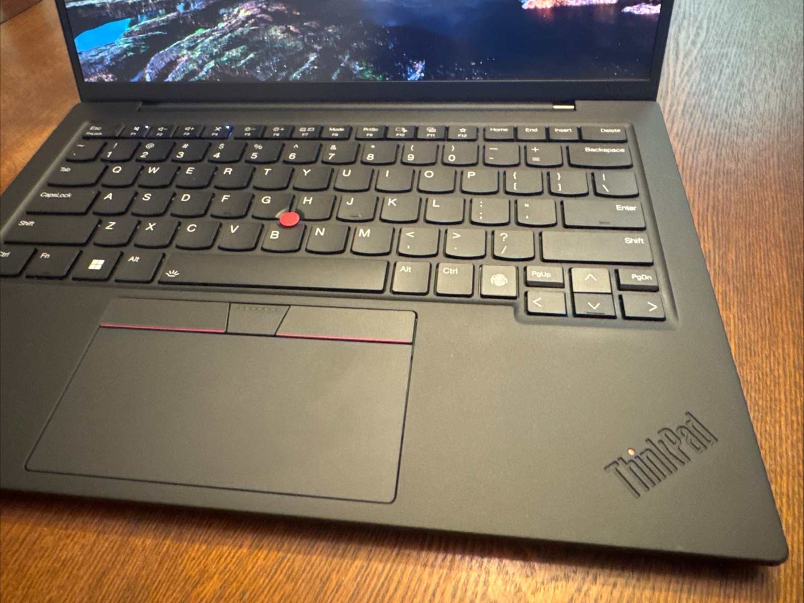 Lenovo Thinkpad X1 Carbon Gen 12 14″ 1920×1200 Ultra 7 155U 16GB 2TB SSD