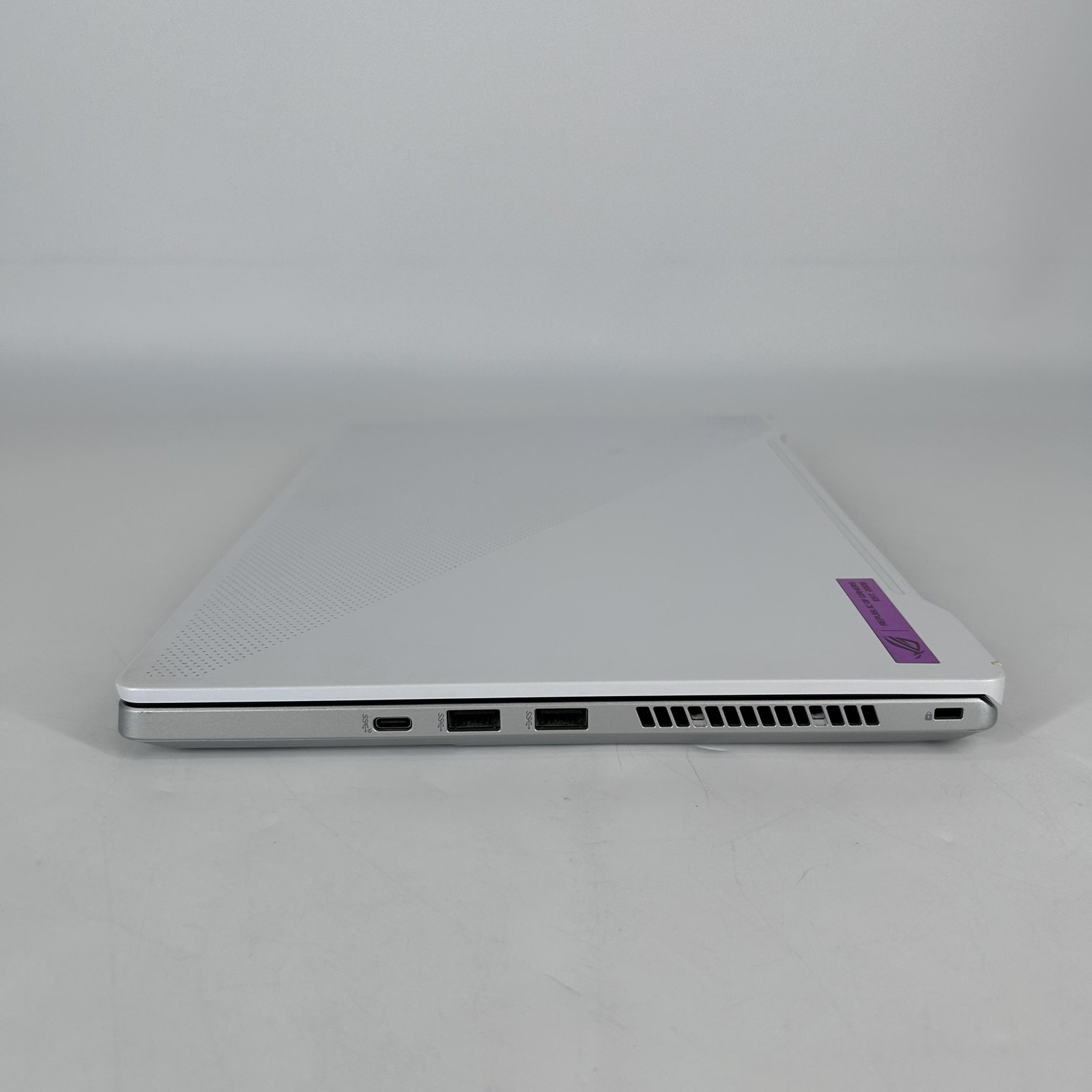 Asus ROG Zephyrus G14 GA401 FHD Ryzen 9 5900HS 16GB 1TB SSD RTX 3060 ODOR ISSUE