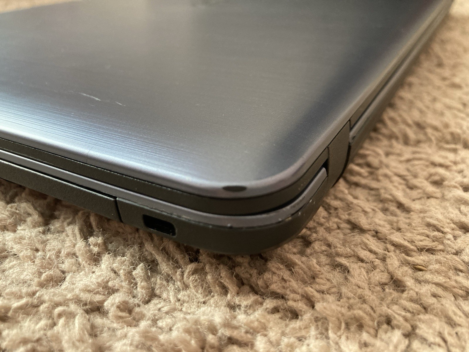 Asus Vivi Book X540l (1TB HDD) (intel I3 CPU) (4gb Ram) (no Charger) (READ DESC)