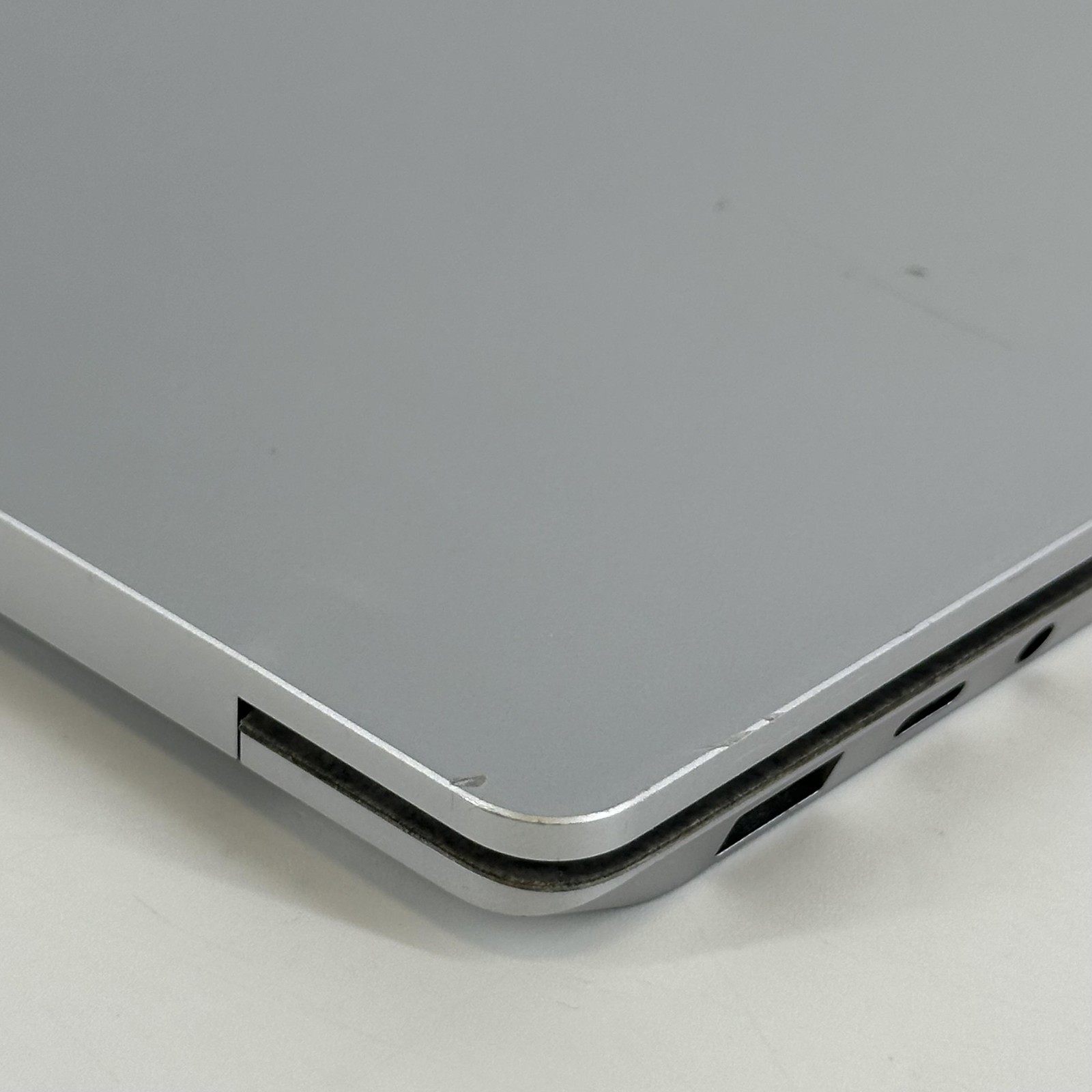Microsoft Surface Laptop 3 13.5 2K TOUCH i7-1065G7 1.30GHz 16GB 512GB SSD Good