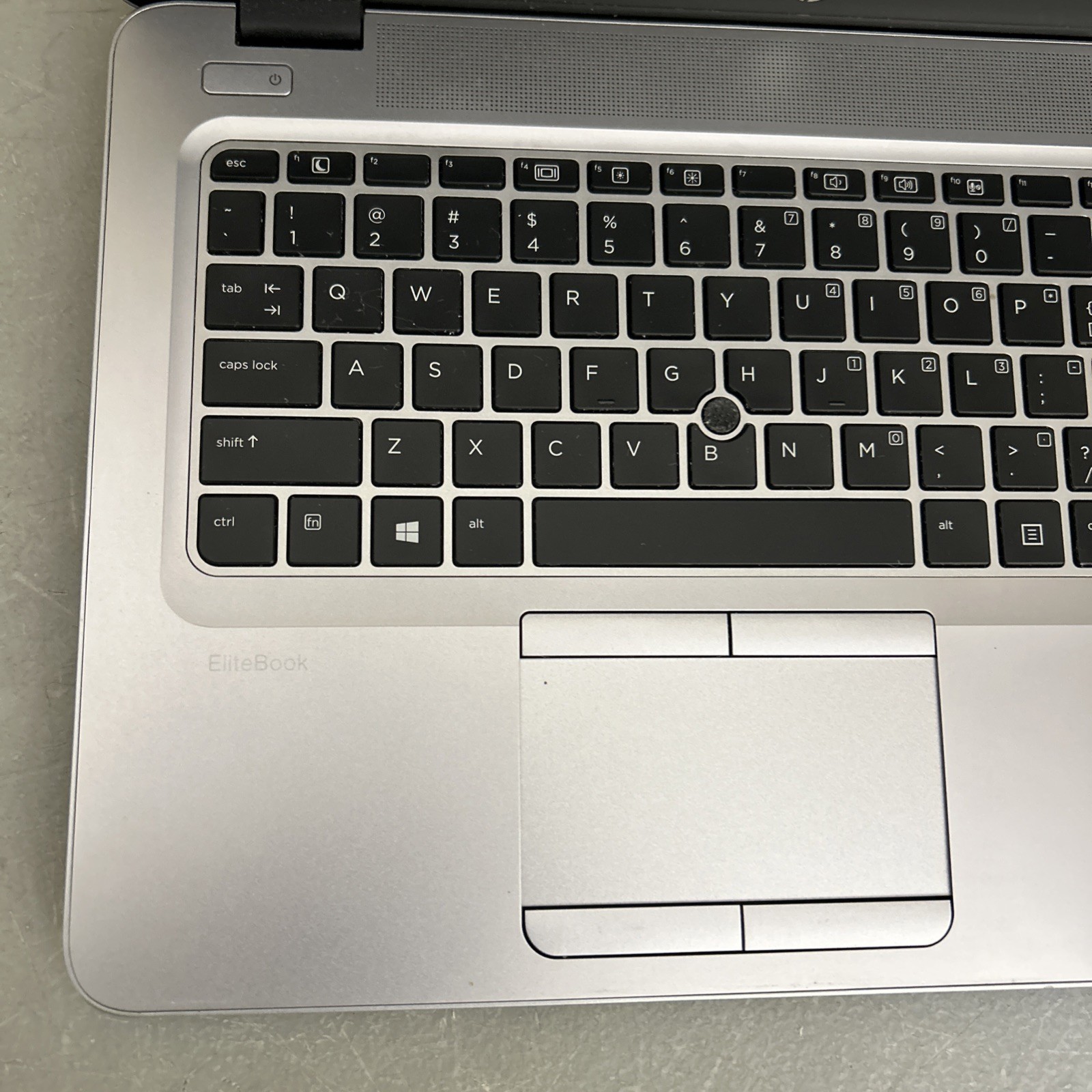 HP EliteBook 840 G4 14″ Core i5 8GB RAM, 256 GB SSD Window 11