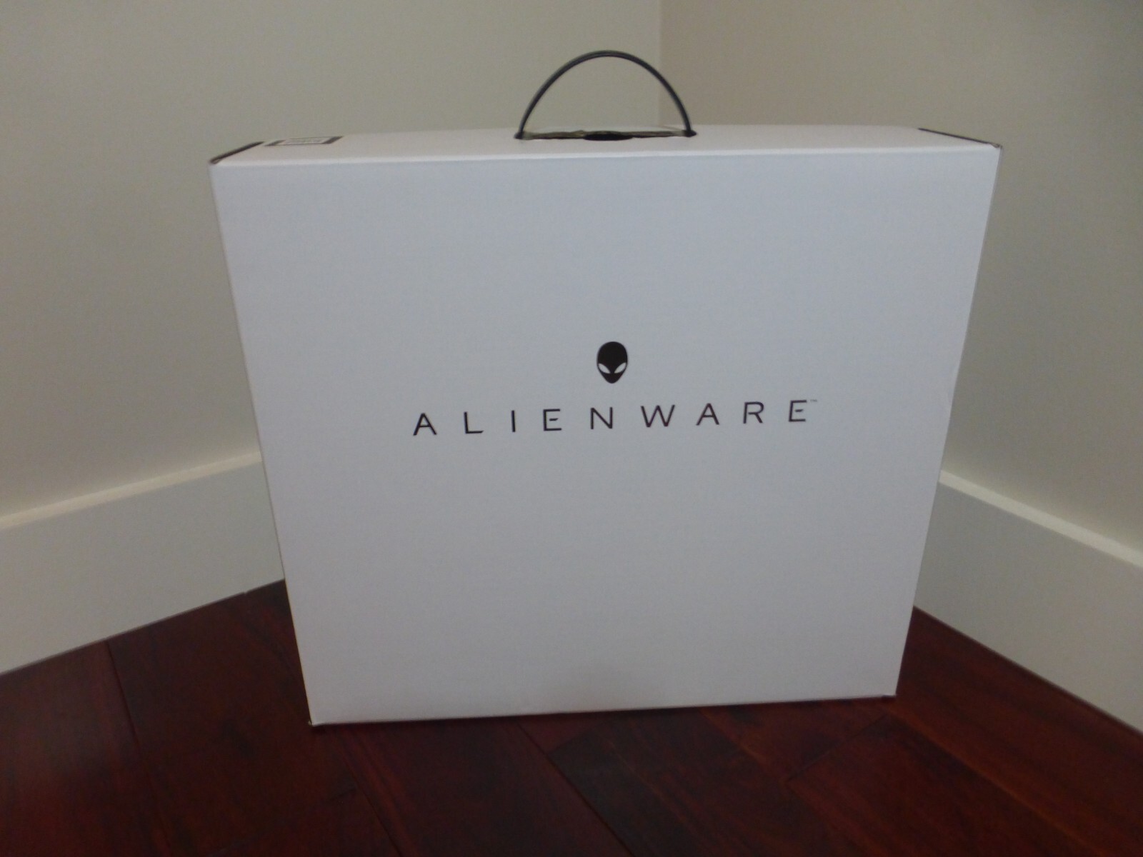 Alienware M15 R4 15.6″ 1080p 300hz, i9 10980HK, 1TB/32GB, Nividia RTX 3070
