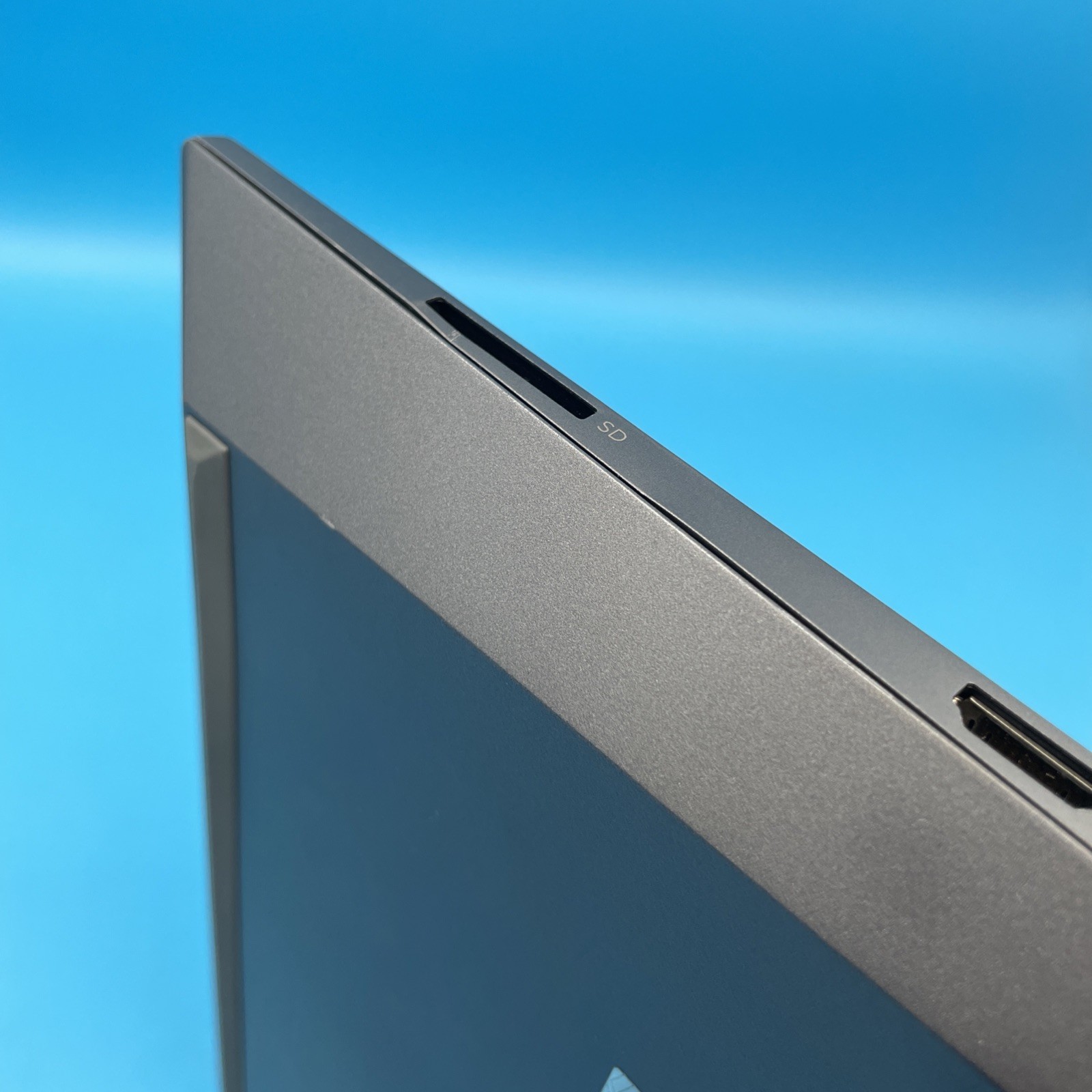 HP ZBook Fury G7 | i7-10850H | 32GB RAM | 256GB SSD | T2000 | W11 PRO | 72% BATT