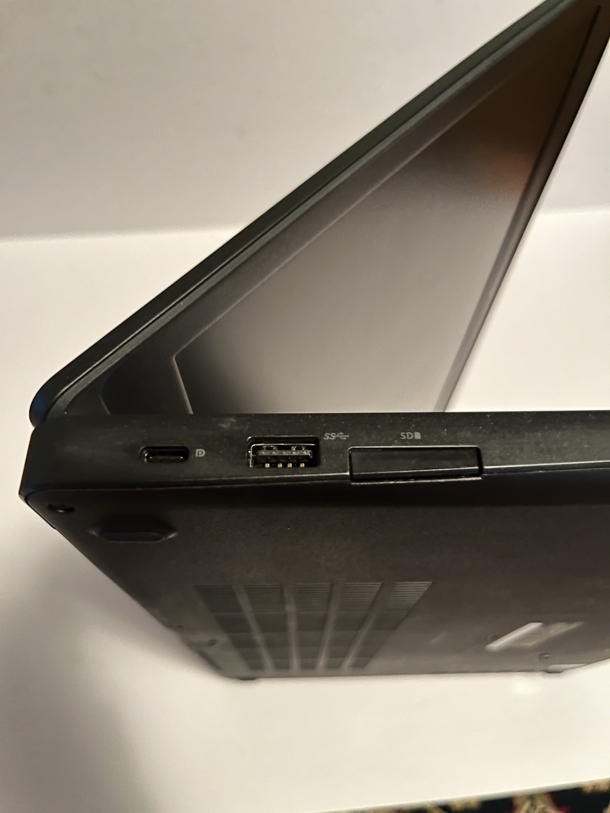 Dell Precision 3530 i5-8400H @ 2.50GHz 8/256GB Win11P UHD630 1366×768 15.5″ #051