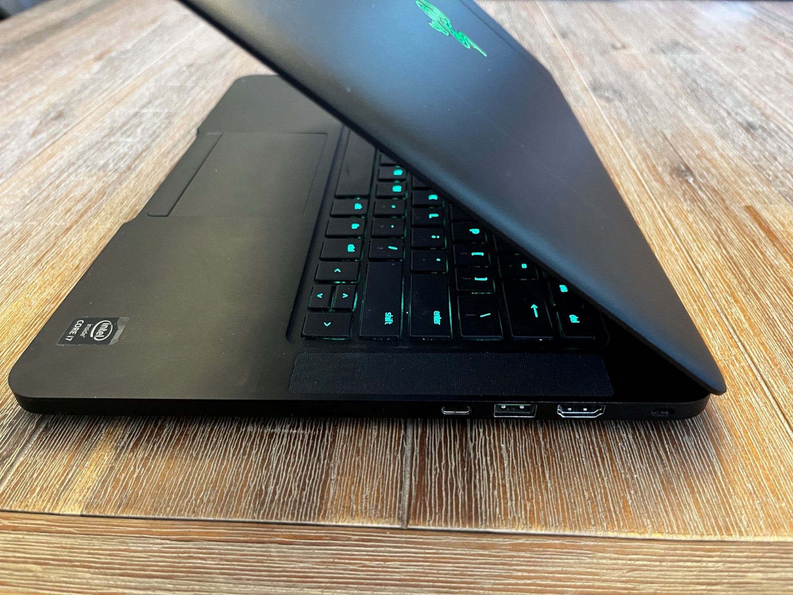 Razer Blade 14-inch Intel 6700HQ Gaming Laptop (2016 Model) – 1TB SSD