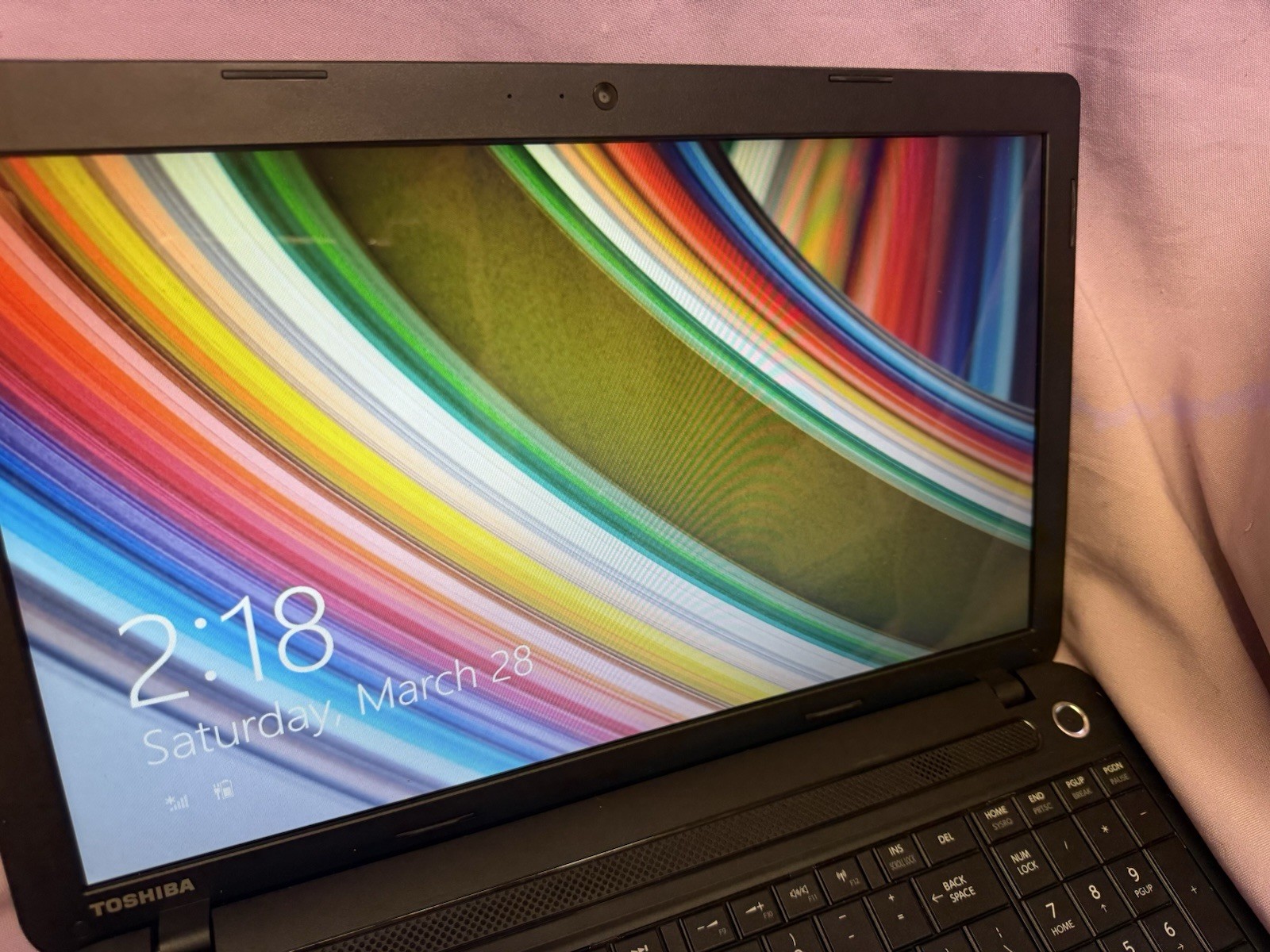 TOSHIBA 15.6″ Satellite C55-A5310 Laptop Windows 8.1 Core 13 For Parts or Repair