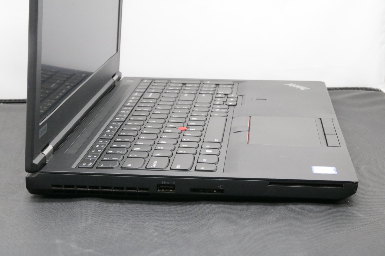 Lenovo ThinkPad P52 – i7-8850H – 16GB, 512GB, Windows 11 +Adapter