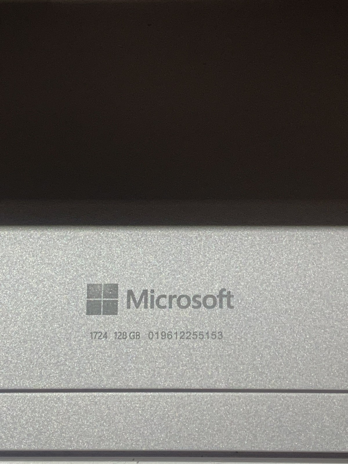 MICROSOFT SURFACE 1724 M3-6Y30@ 0.90 GHZ 4GB RAM 128GB NVME W10P W/AC TOUCH