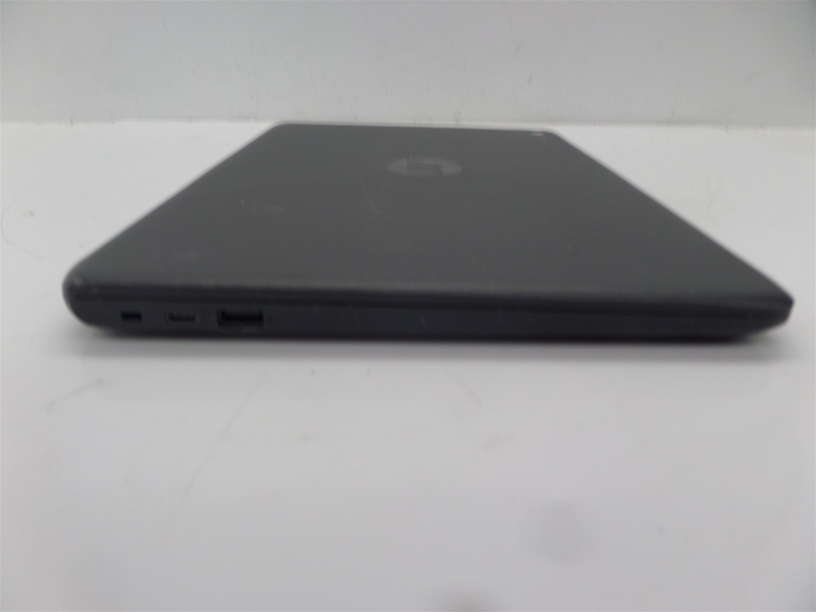 HP 14″ Chromebook 14A G5 16GB eMMC 7CZ87UT#ABA – Display Color Issue