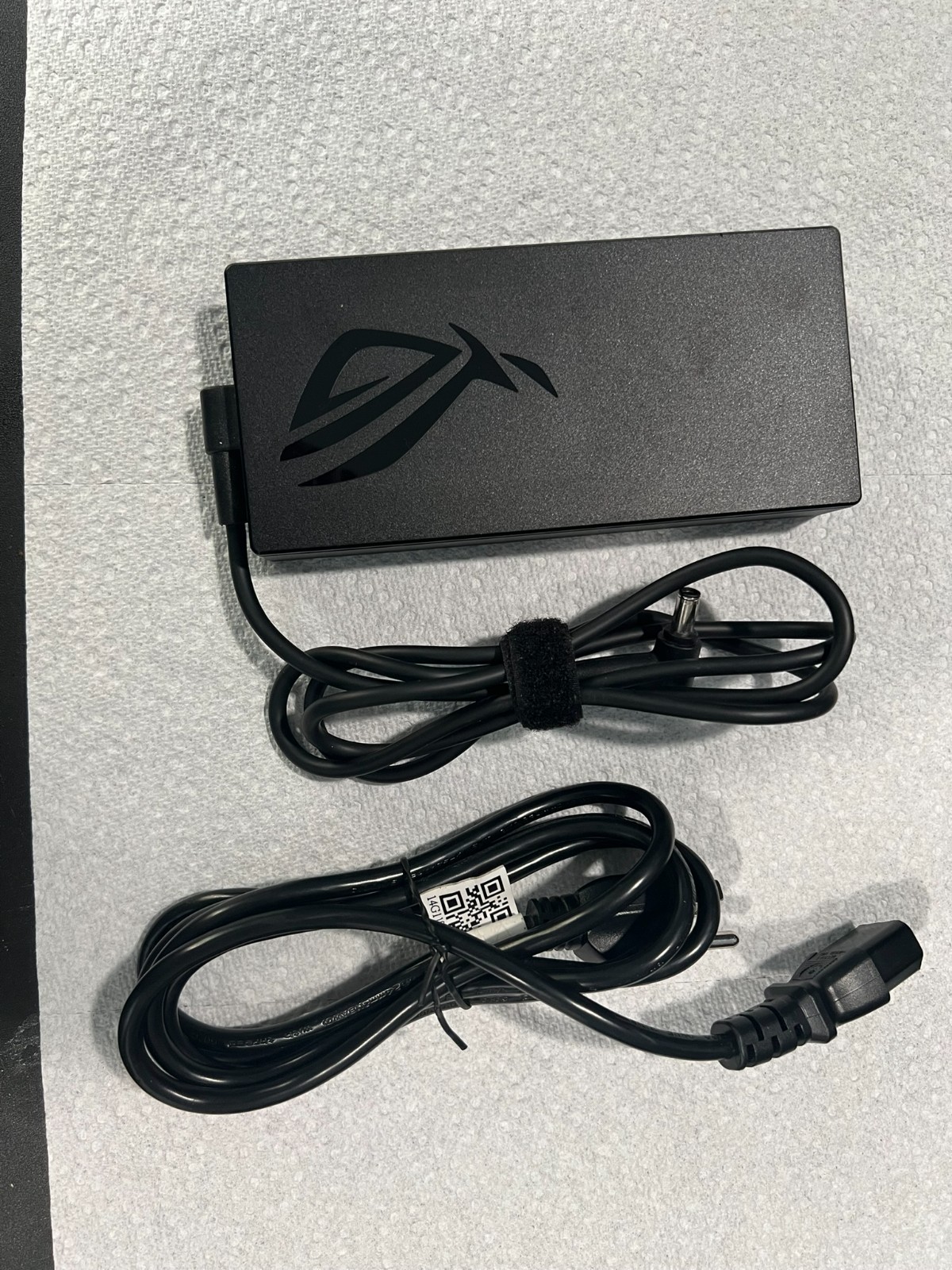 ASUS ROG Zephyrus G16 16″ (512GB SSD, Intel Core i7 13th Gen., 4.90GHz, 16GB,…