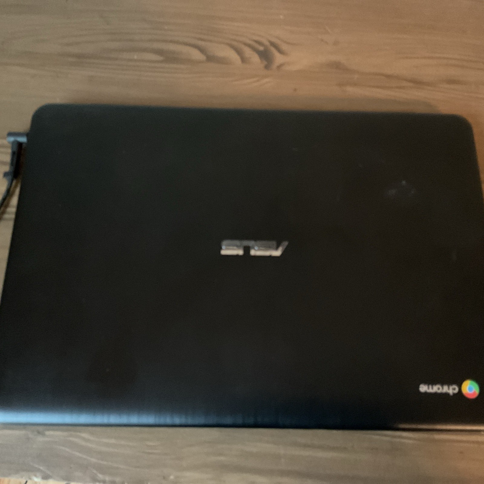 ASUS Chromebook C300-4GB RAM w/HDD 1.6ghz W/Charger & Dongle-Bilingual Keyboard