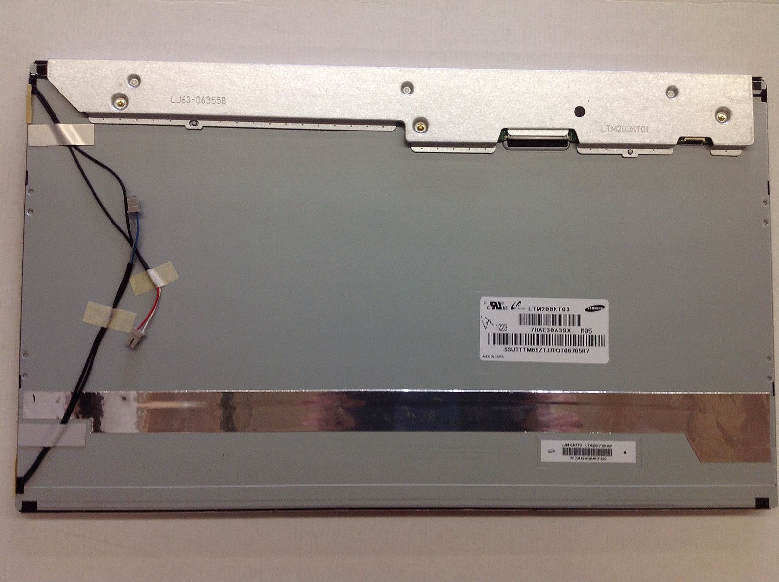 IBM Lenovo 20-inch Matte LCD for 3000 C305 All-In-One, LTM200KT03 Samsung