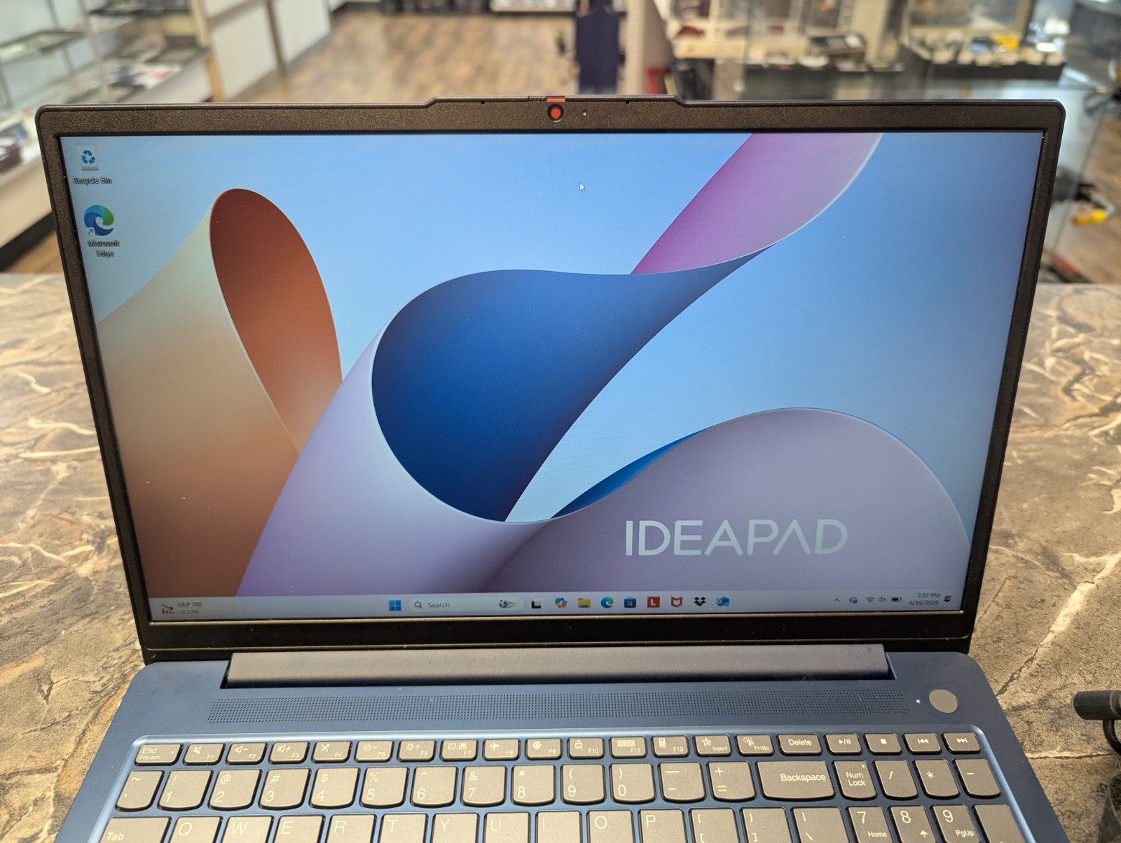 Lenovo IdeaPad Slim 3 15.6 in 512GB SSD AMD Ryzen 5 7530U 2GHz 8GB W11h Touch