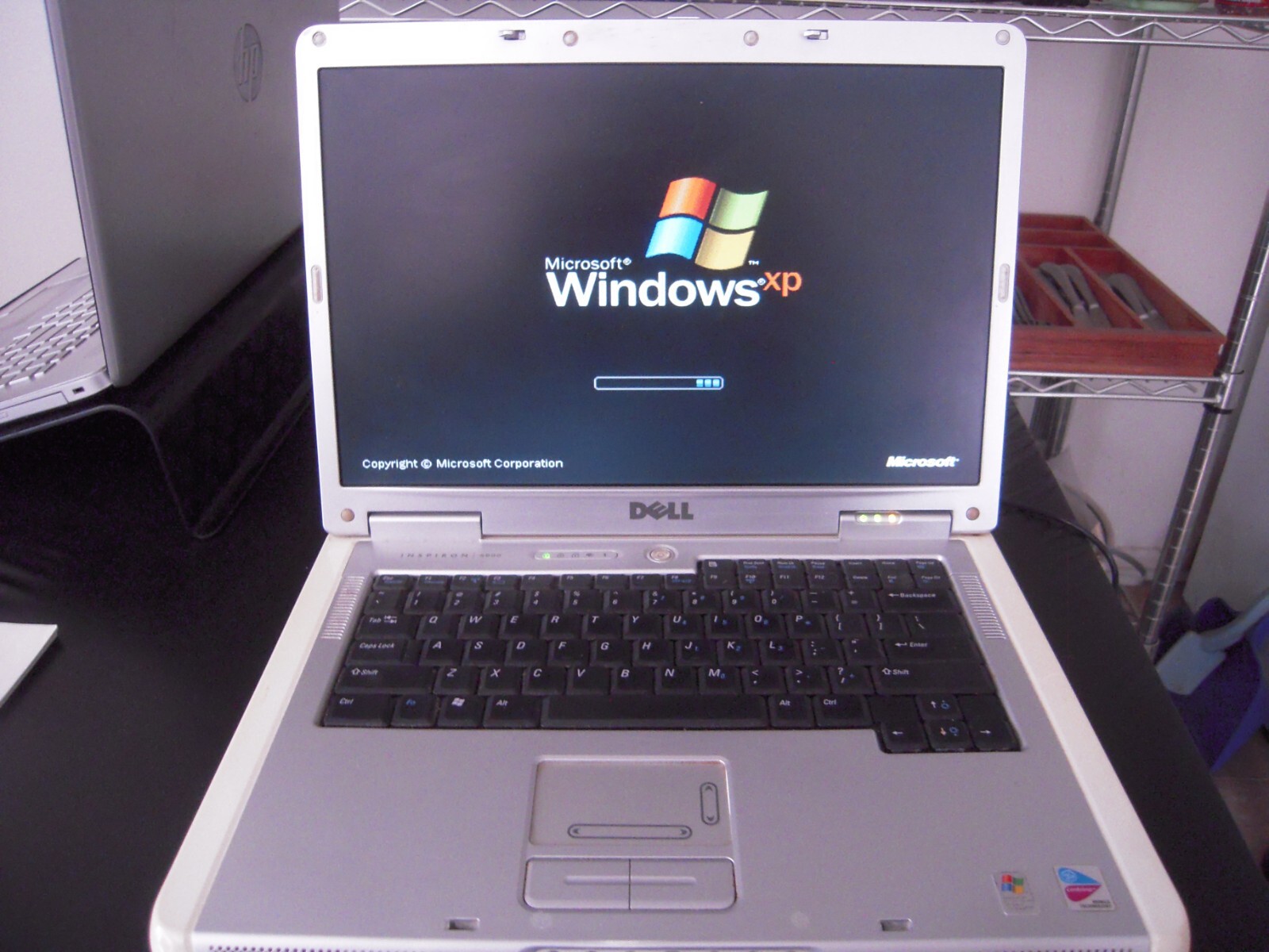 DELL INSPIRON 6K 15.4″ LCD WINDOWS XP INTEL CENTRINO CHIP (FOR PARTS OR REPAIR)