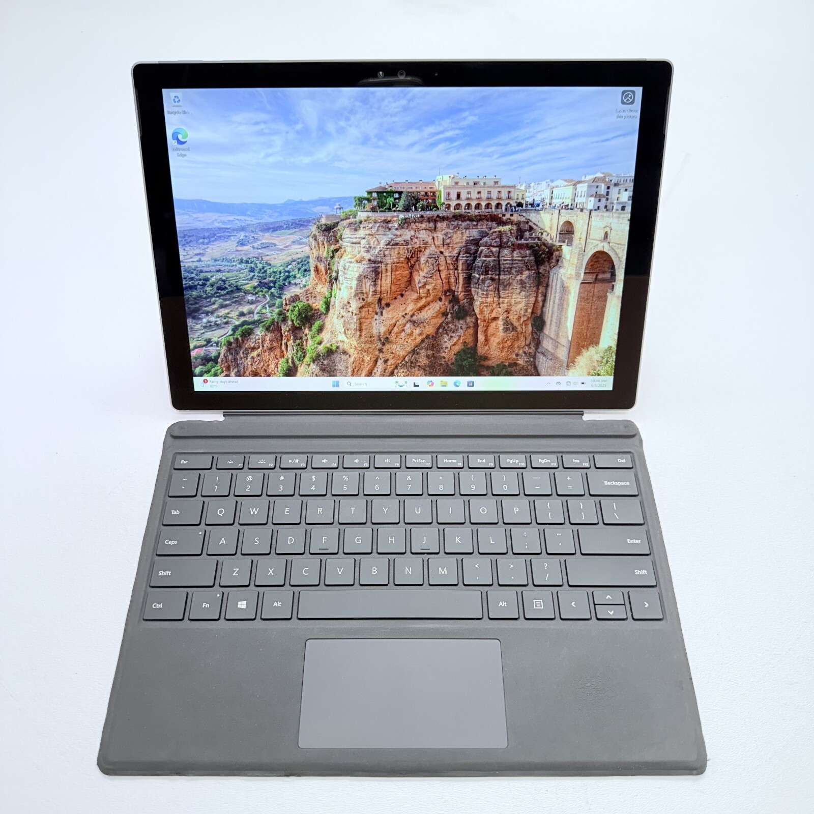 Microsoft Surface Pro 4 | i7 | 8GB | 256GB | Win11 With Keyboard