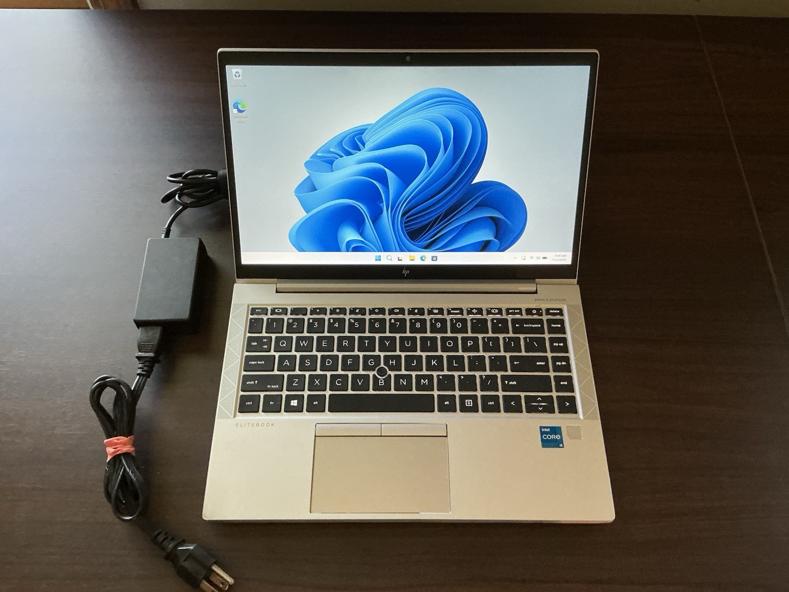 HP EliteBook 840 G8 14” i5-1135G7 16GB RAM Win11 Pro 256G SSD Webcam Charger