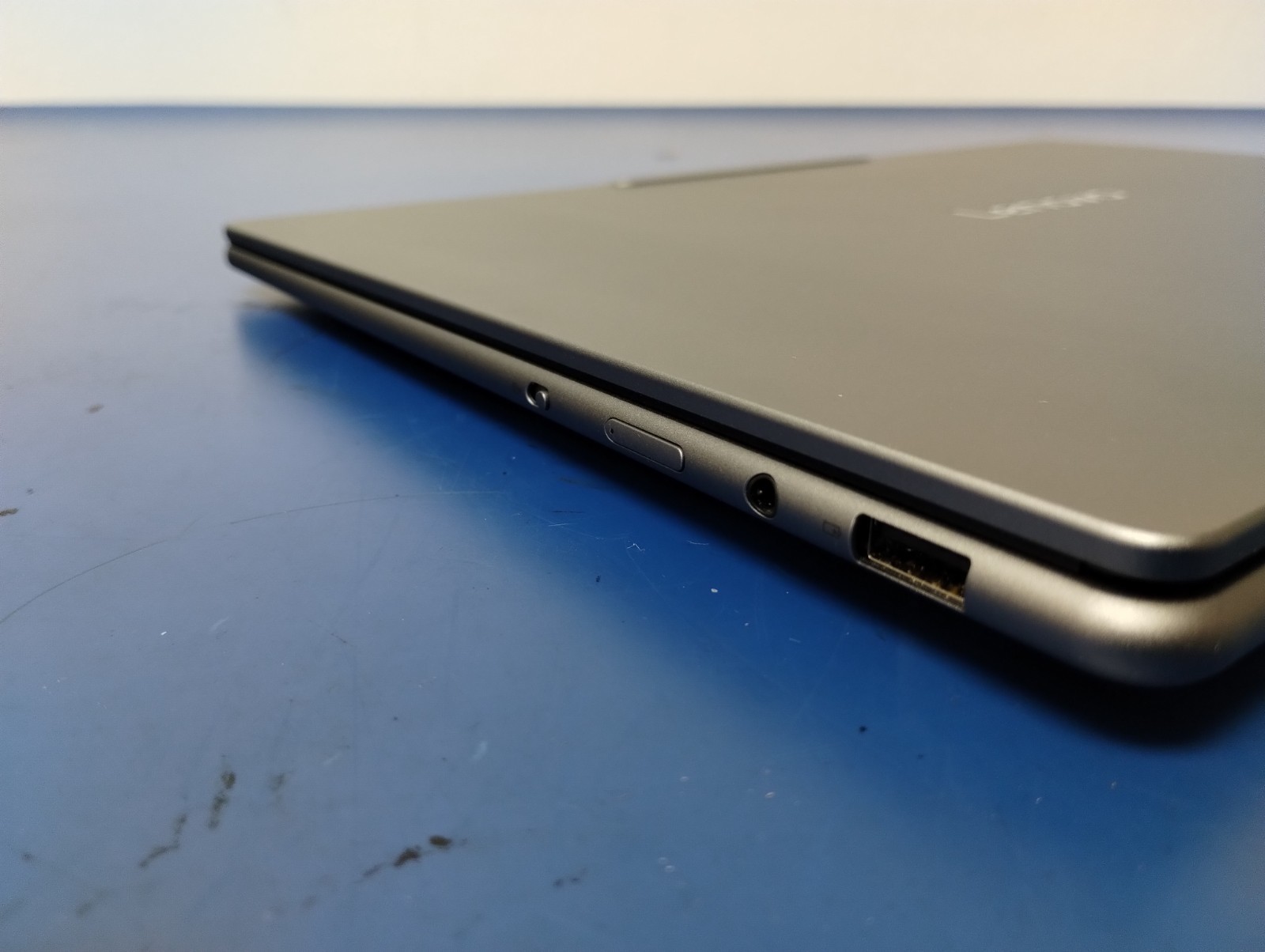 Lenovo Slim 7 14ILL10, Intel Core Ultra 7 258V, 2.20 GHz, 32 GB RAM, 1 TB NVMe