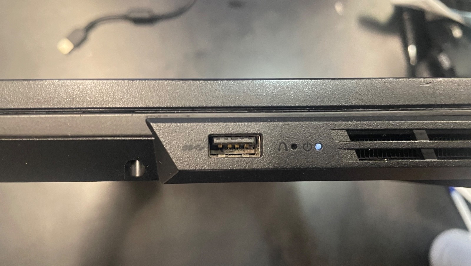 LENOVO LEGION Y540-15IRH | CORE I7-9750H | 1TB | 32GB RAM | 237GB SSD | 2.60 GHZ