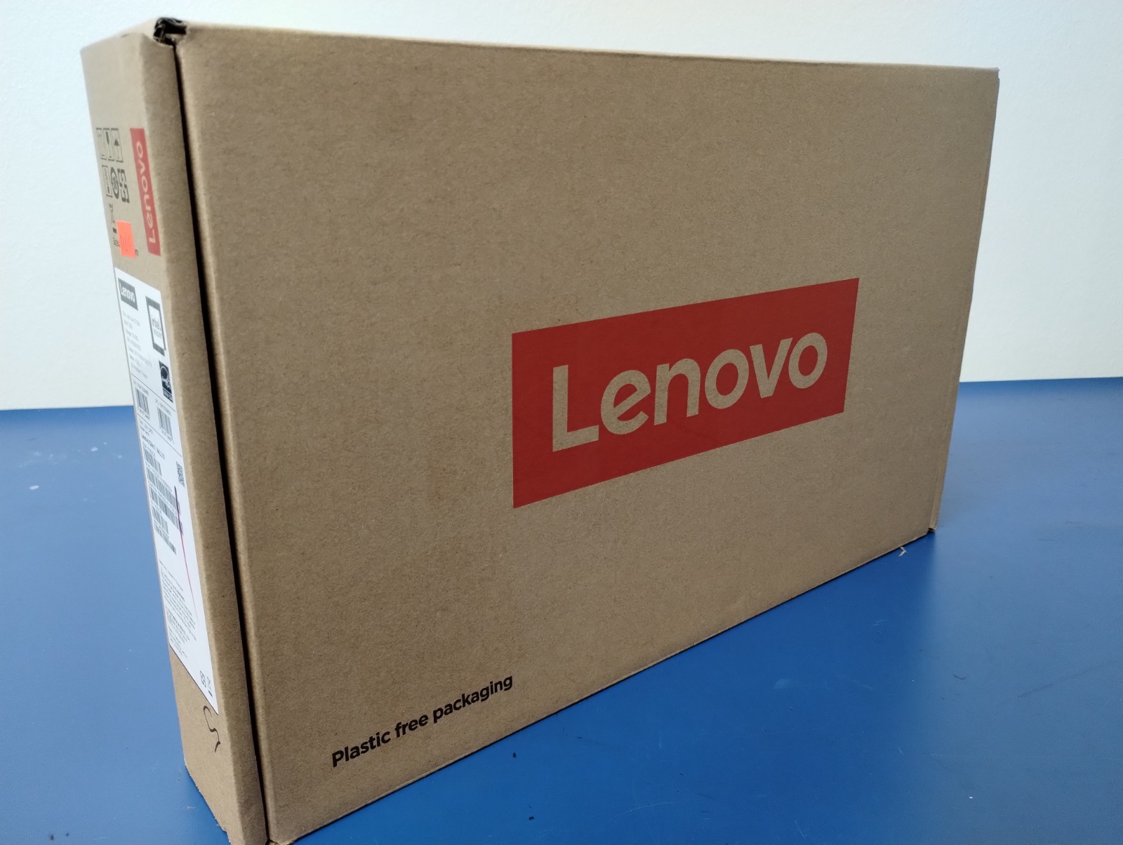 Lenovo Slim 7 14ILL10, Intel Core Ultra 7 258V, 2.20 GHz, 32 GB RAM, 1 TB NVMe