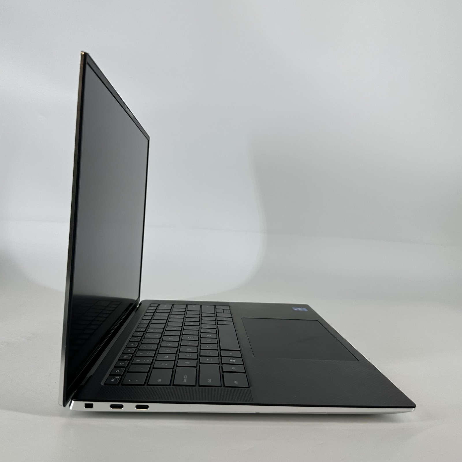 Dell XPS 15 9520 FHD+ 2.3 GHz i7-12700H 16GB 512GB SSD NVIDIA RTX 3050 Very Good