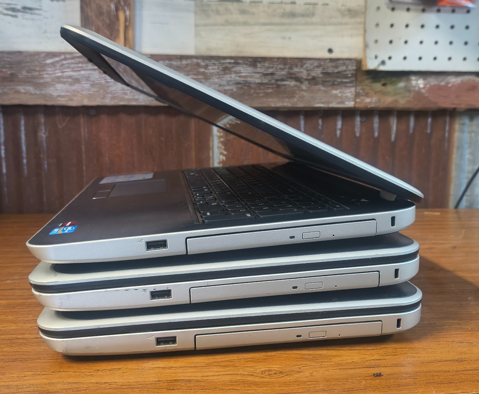[Lot of 3] Dell Inspiron 17R 5721 – No OS – (Core i7 / AMD GPU / 8GB / 1TB / DVD