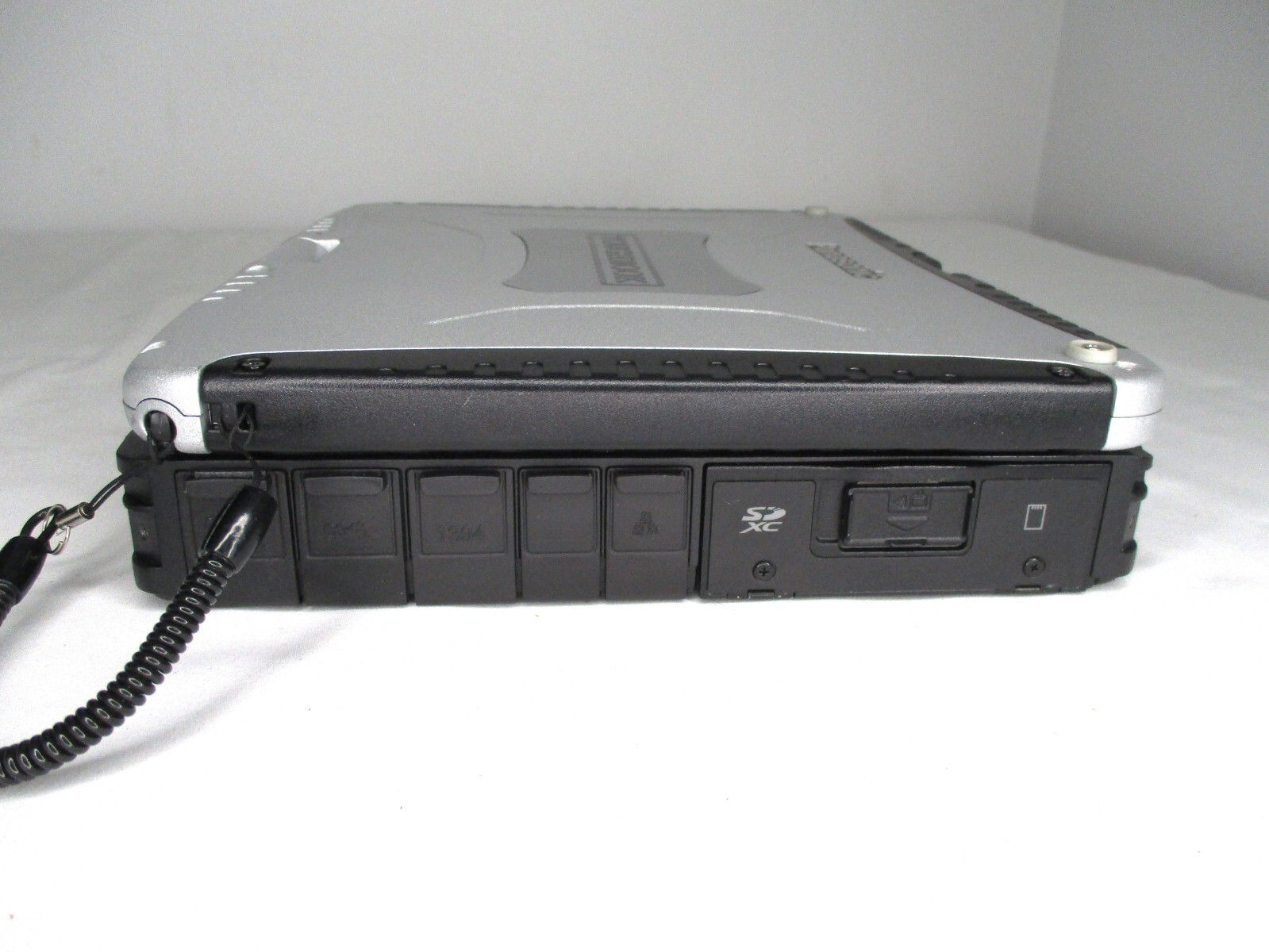 Panasonic ToughBook CF-19 MK8 TouchScreen i5-3610ME 2.7Ghz 8GB 1TB Wi-Fi Win10