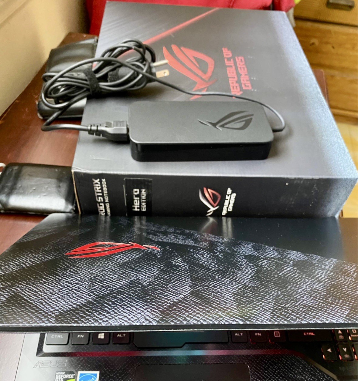ASUS ROG Strix Hero Edition 503g