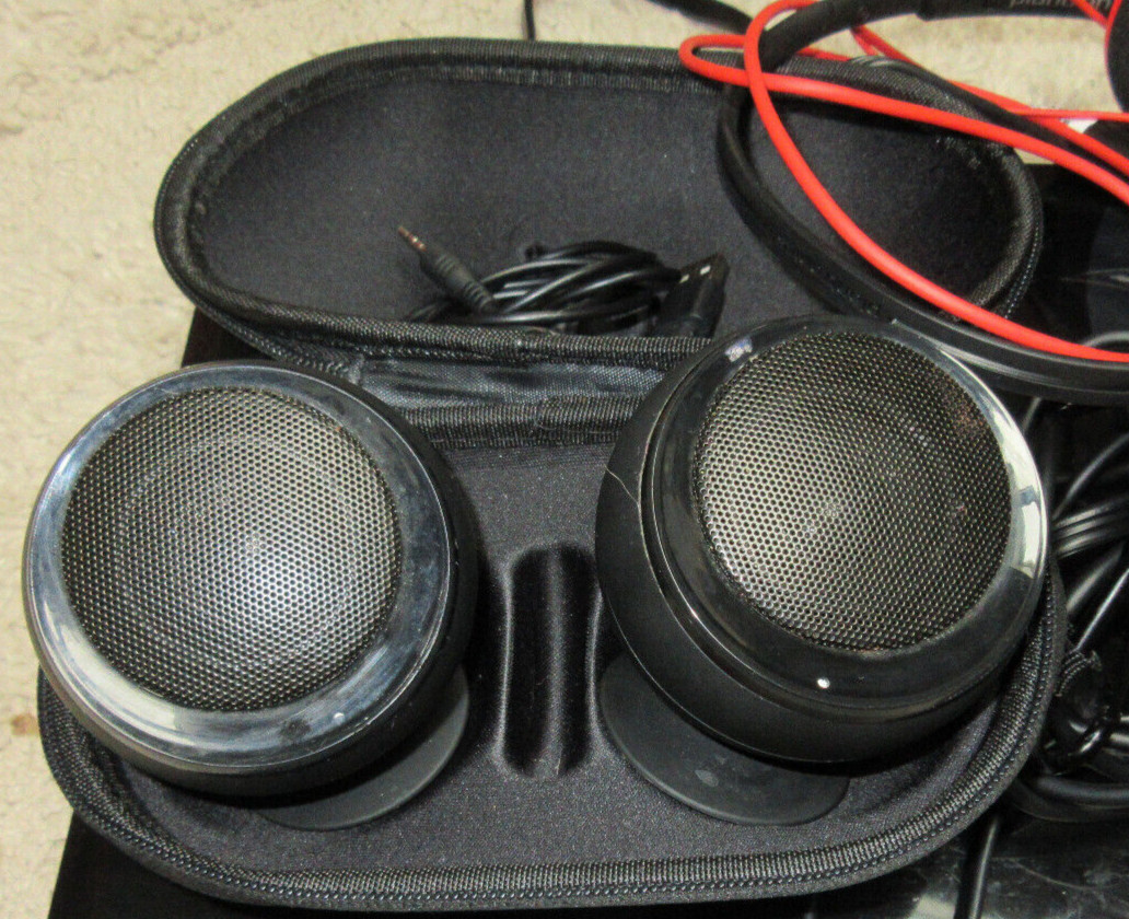 HP2000 Notebook Bundle Headphone Speakers 440GB 4GB Ram DVDRW AMD E2-1800 Radeon