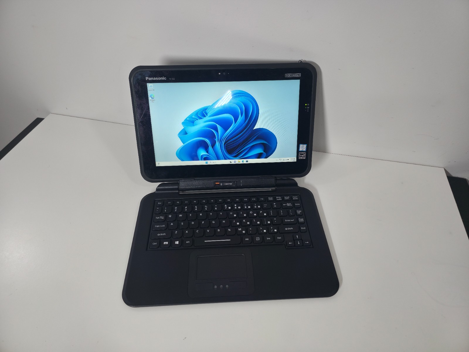 Panasonic Toughpad FZ-Q2 12.5″ 2-in-1 Tablet PC | Core m5 | 8GB RAM | 256GB SSD