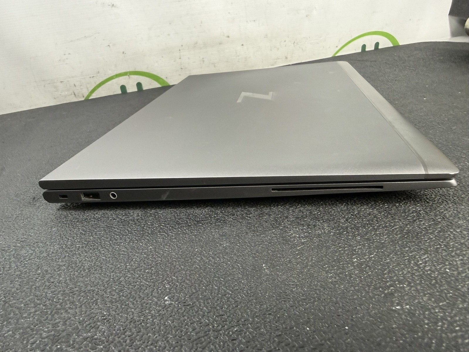 HP ZBook Firefly 15 G8 15.6″ Core i7-1185G7 3.0GHz 16GB DDR4 256GB SSD – READ