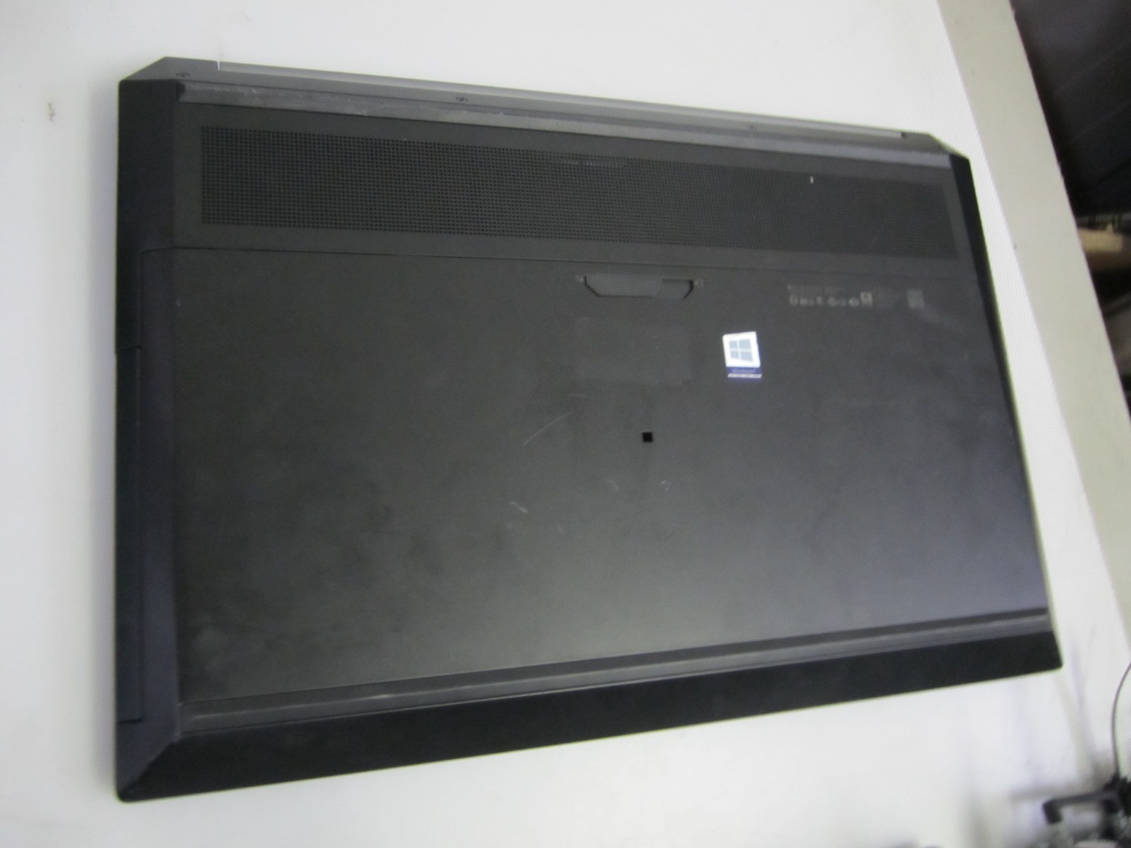 HP ZBook 17 G5 i5-8300H 2.3GHz 16GB/1TB NO OS Laptop + AC READ
